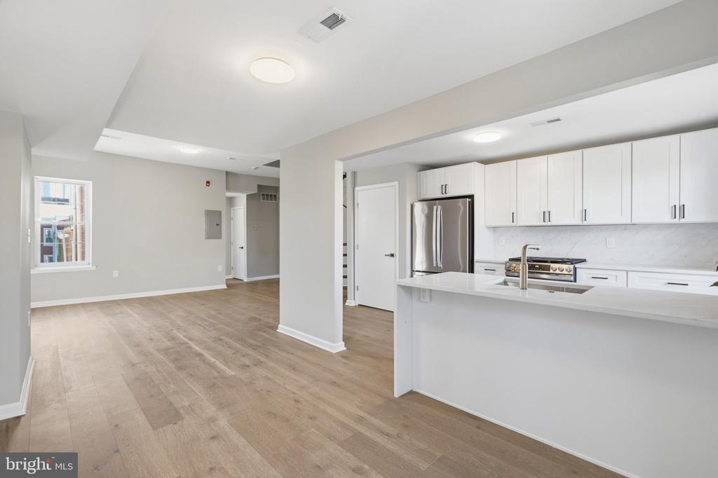 1632 MOUNT VERNON STREET Unit: PH
