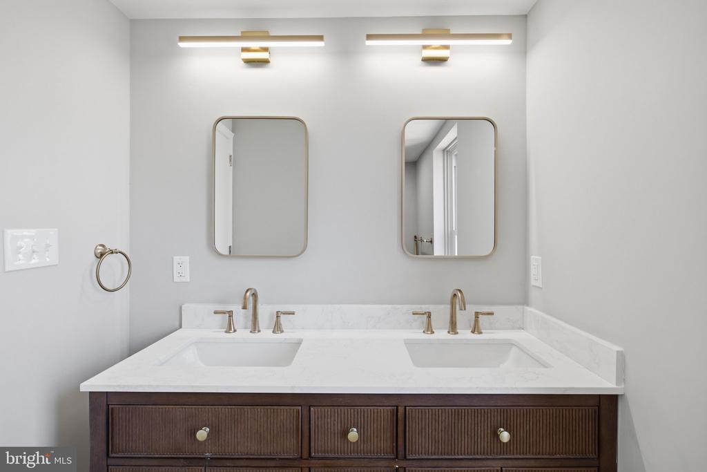1632 MOUNT VERNON STREET Unit: PH