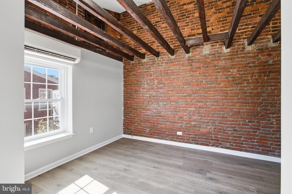 1632 MOUNT VERNON STREET Unit: PH