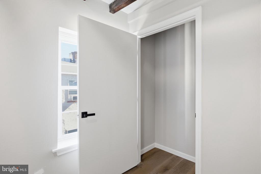 1632 MOUNT VERNON STREET Unit: PH