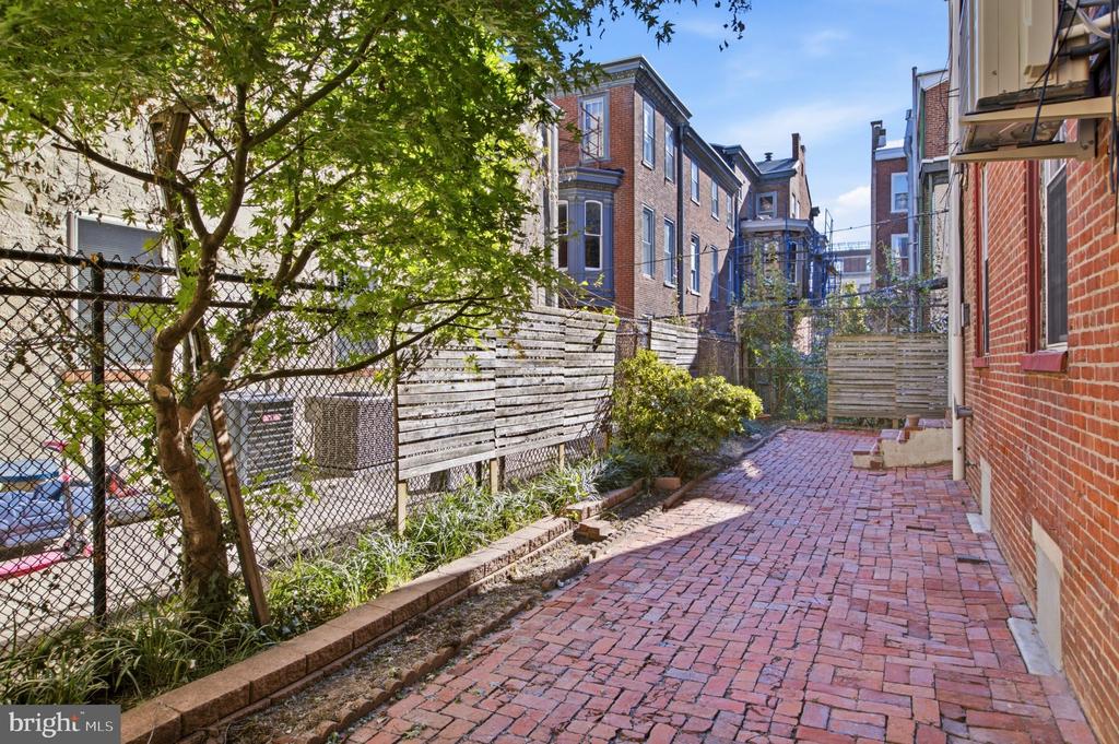 1632 MOUNT VERNON STREET Unit: PH