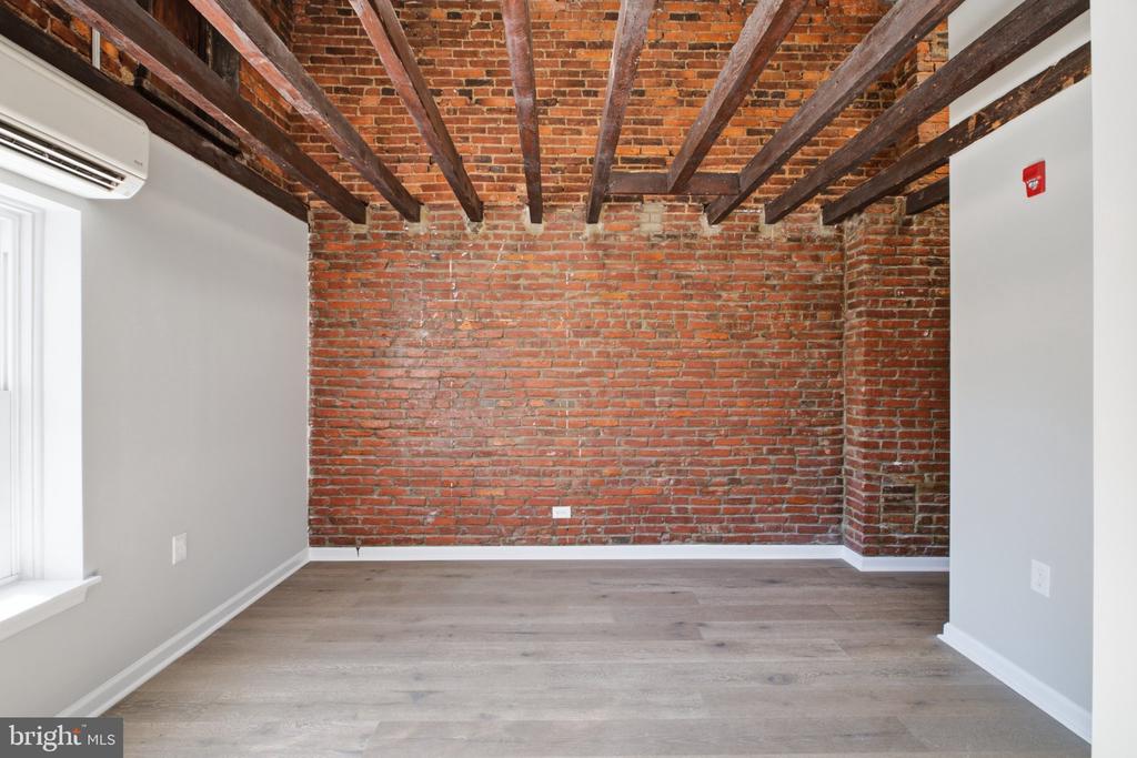 1632 MOUNT VERNON STREET Unit: PH
