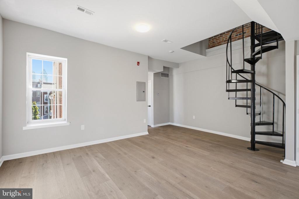 1632 MOUNT VERNON STREET Unit: PH