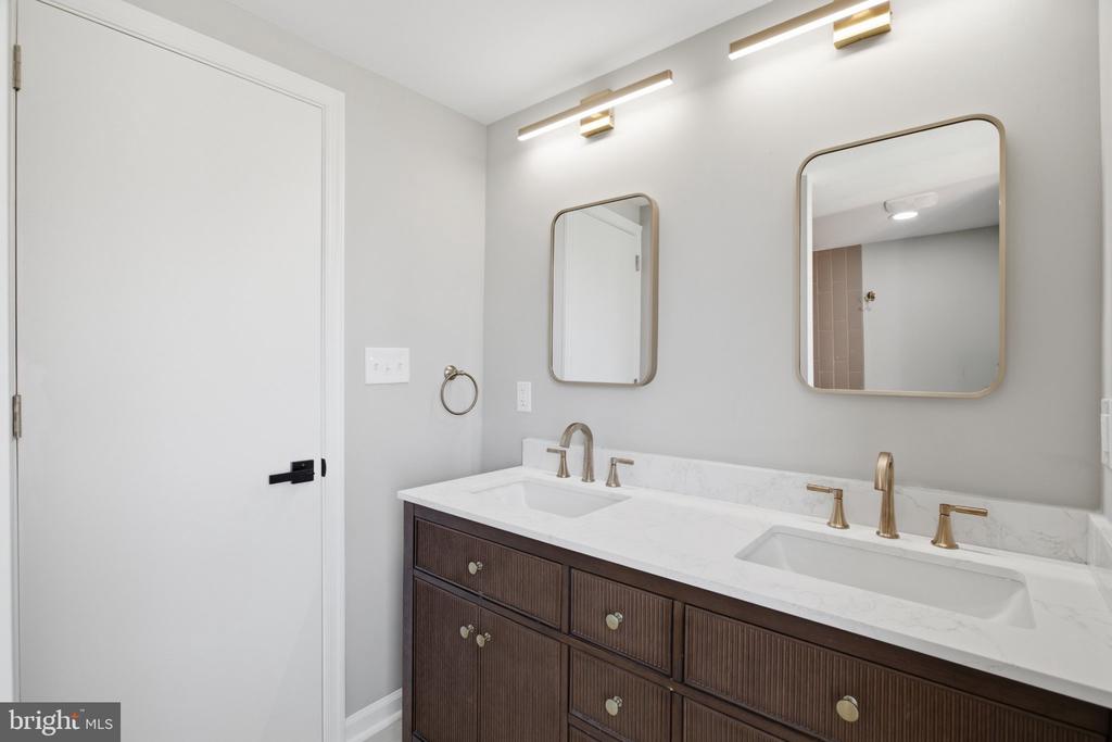 1632 MOUNT VERNON STREET Unit: PH