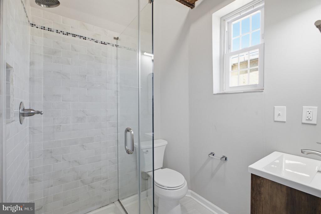 1632 MOUNT VERNON STREET Unit: PH