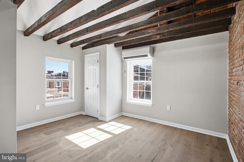 1632 MOUNT VERNON STREET Unit: PH