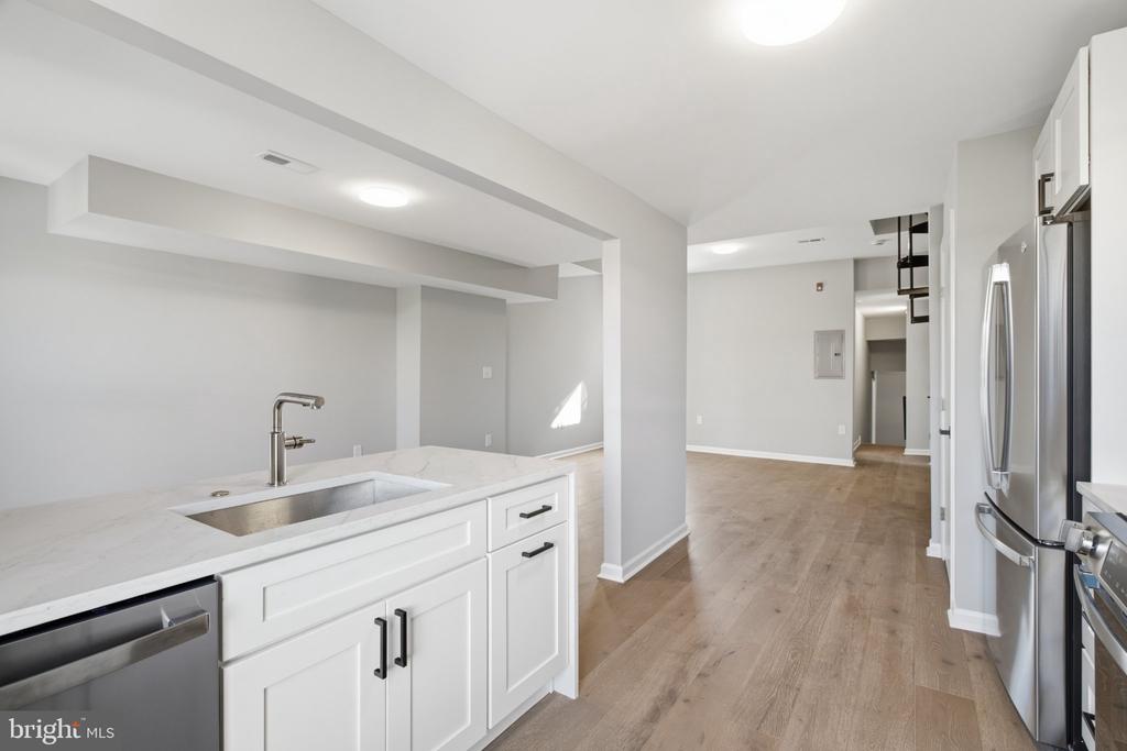 1632 MOUNT VERNON STREET Unit: PH