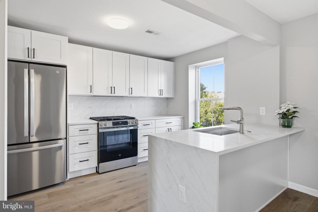 1632 MOUNT VERNON STREET Unit: PH