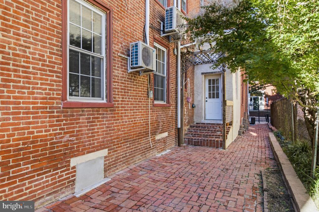 1632 MOUNT VERNON STREET Unit: PH