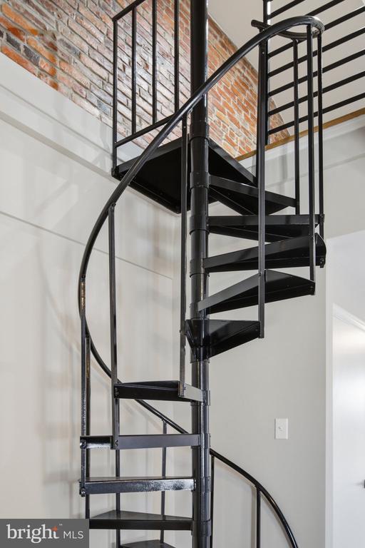 1632 MOUNT VERNON STREET Unit: PH