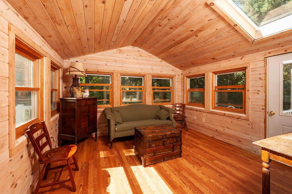 38 Pine Mountain Road