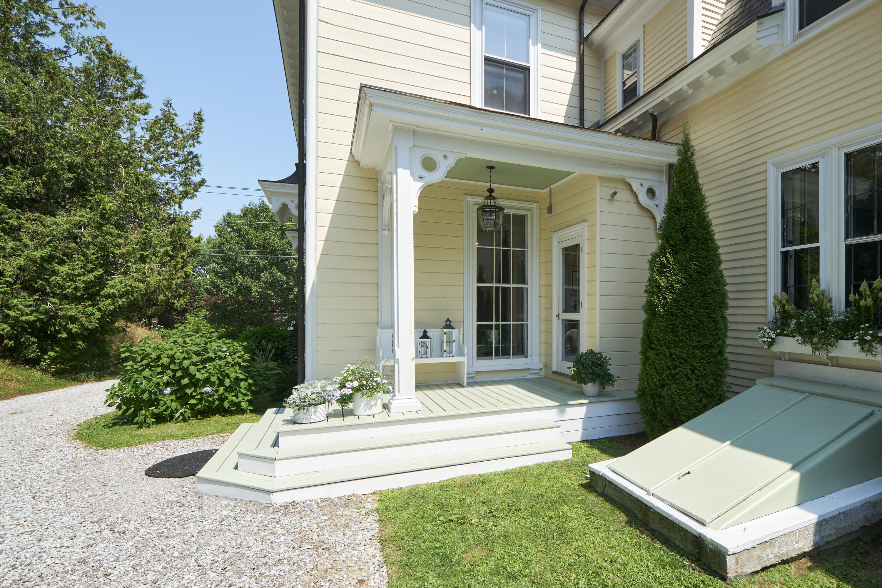 208 High Street