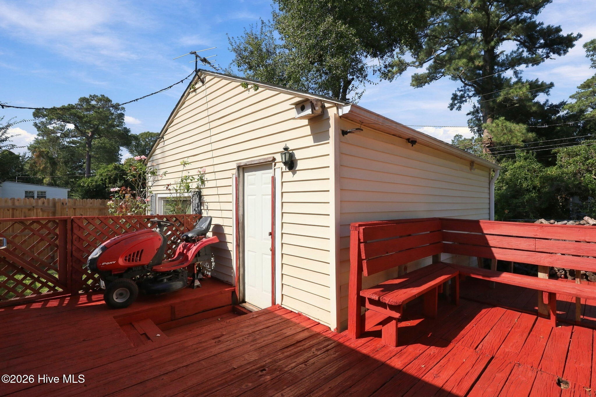 212 Kenneth Boulevard