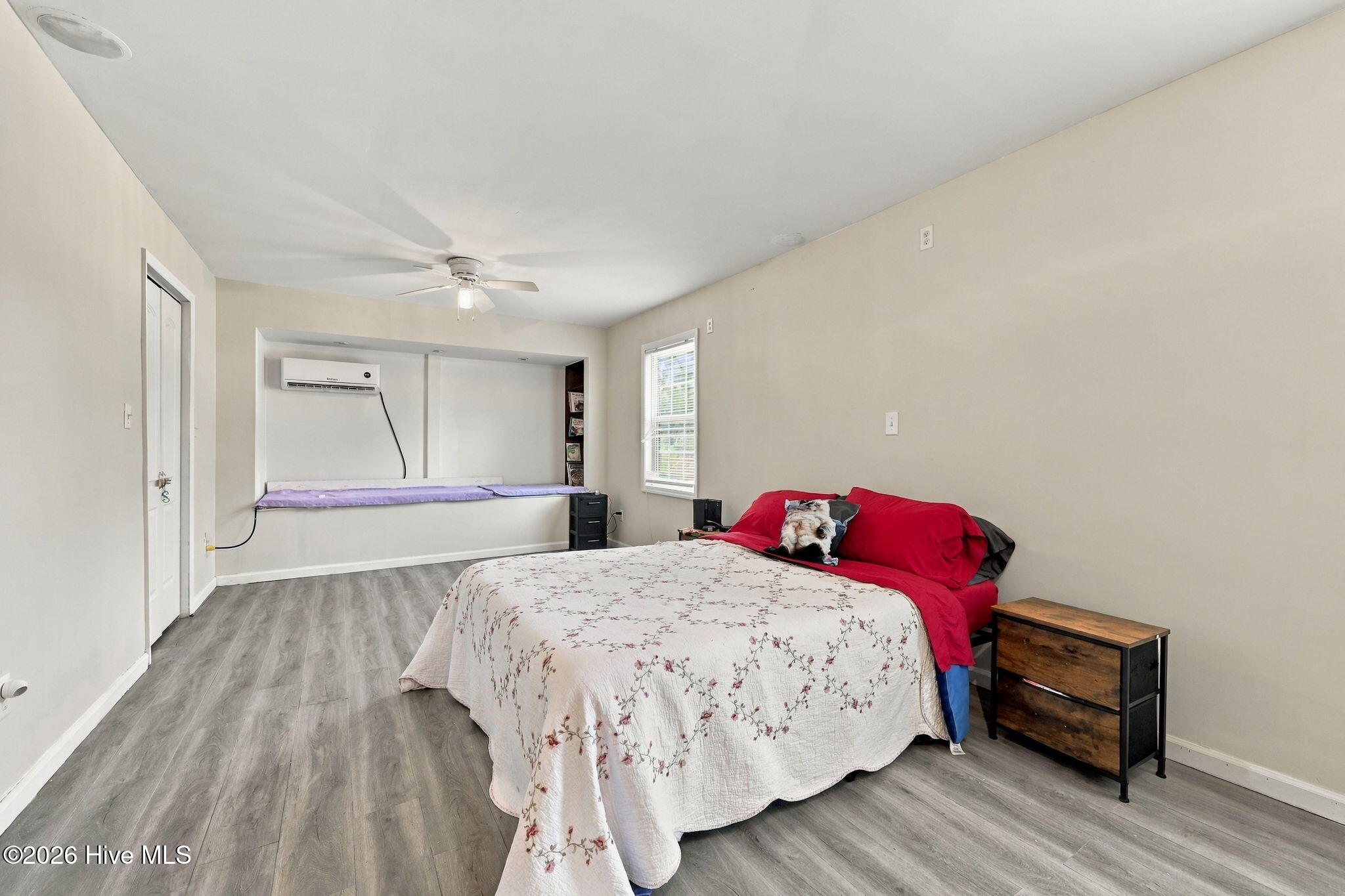 212 Kenneth Boulevard