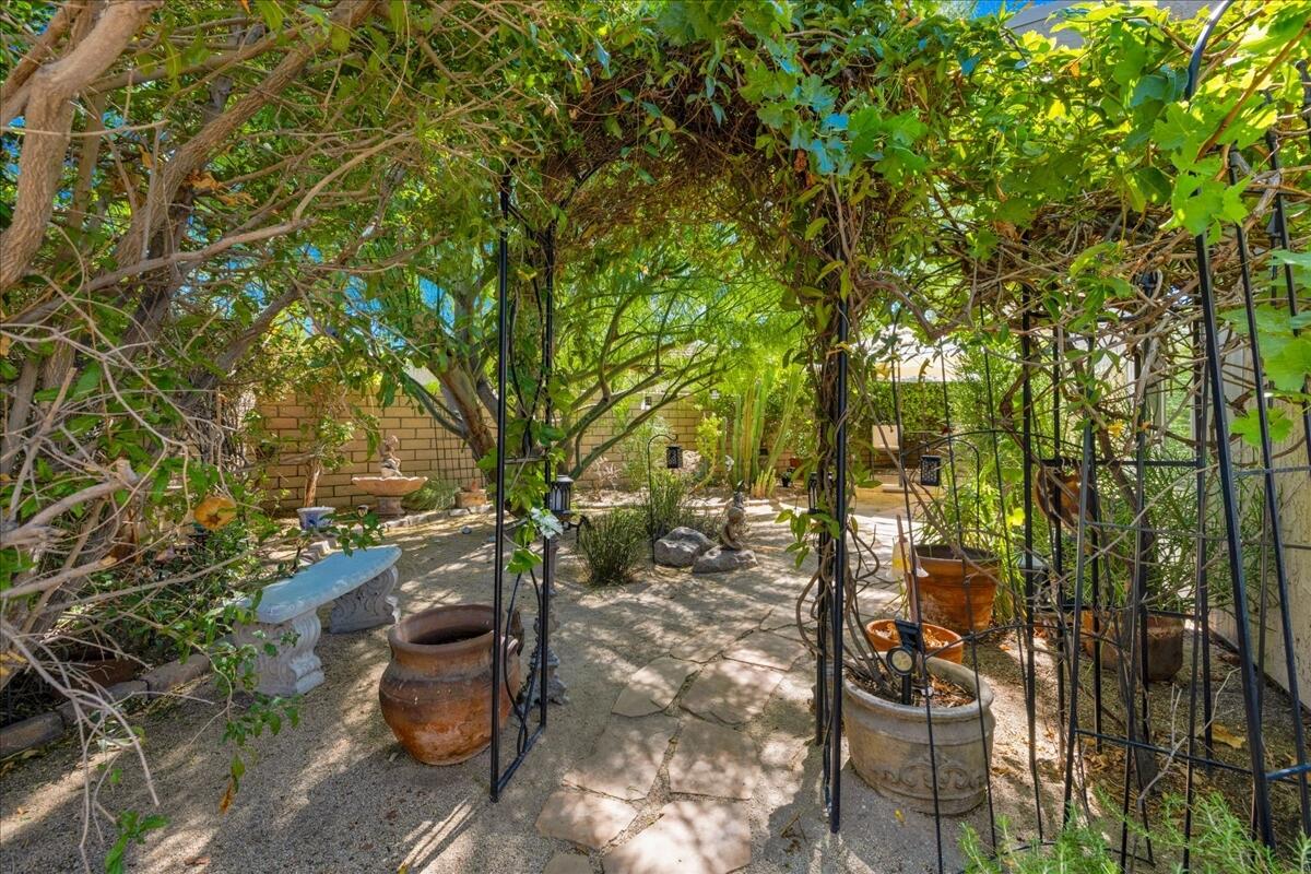 2920 Sunflower CIR