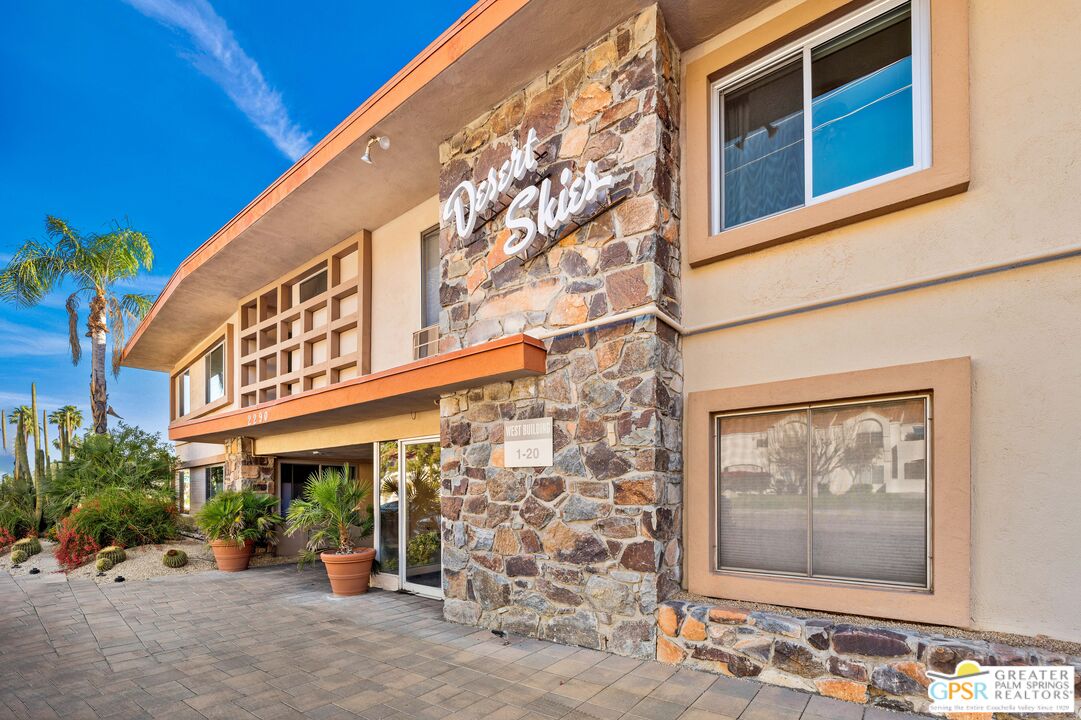 2290 S Palm Canyon Dr Unit: 2
