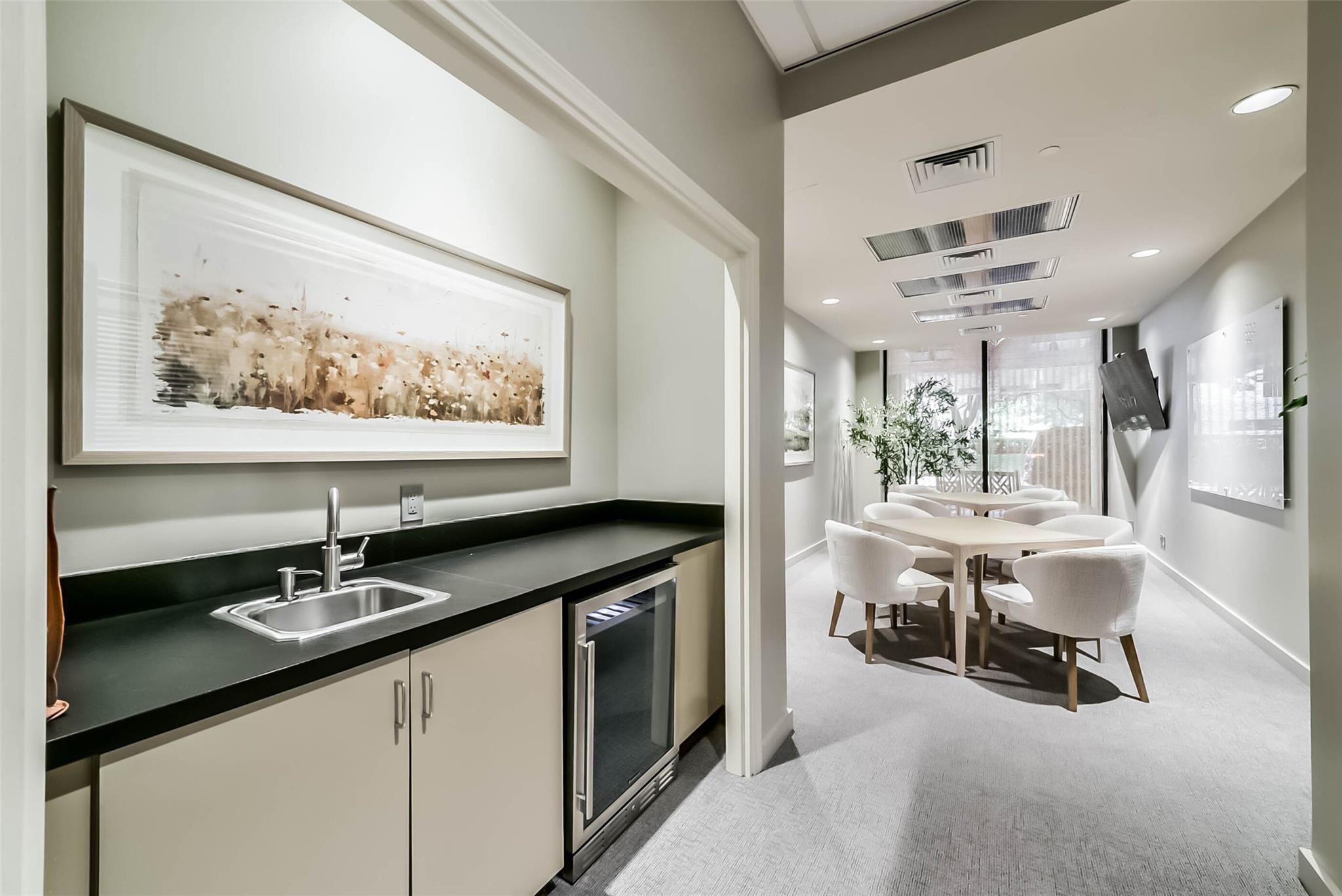 14 Greenway Plaza # 21P