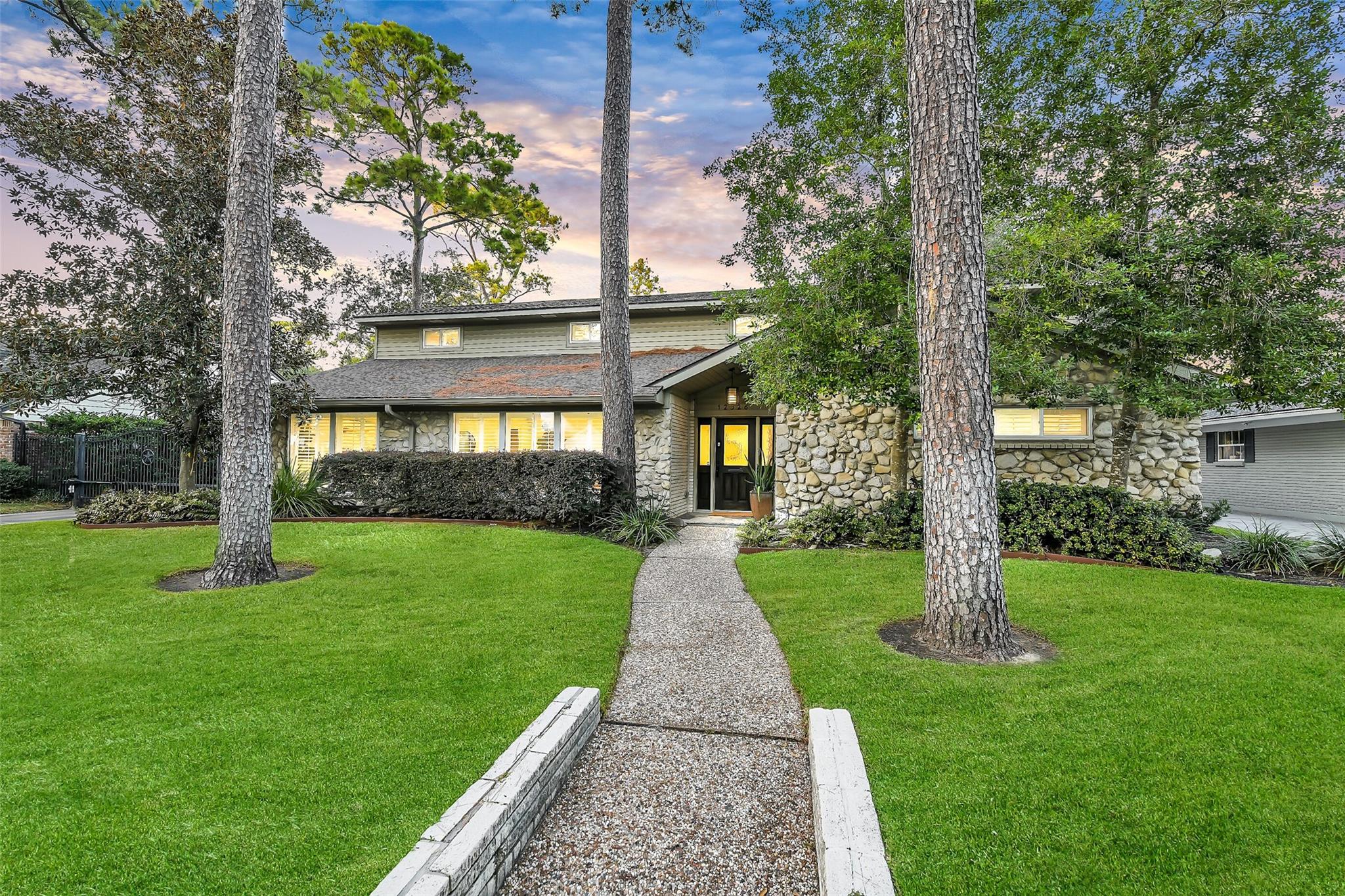 12326 Old Oaks Drive