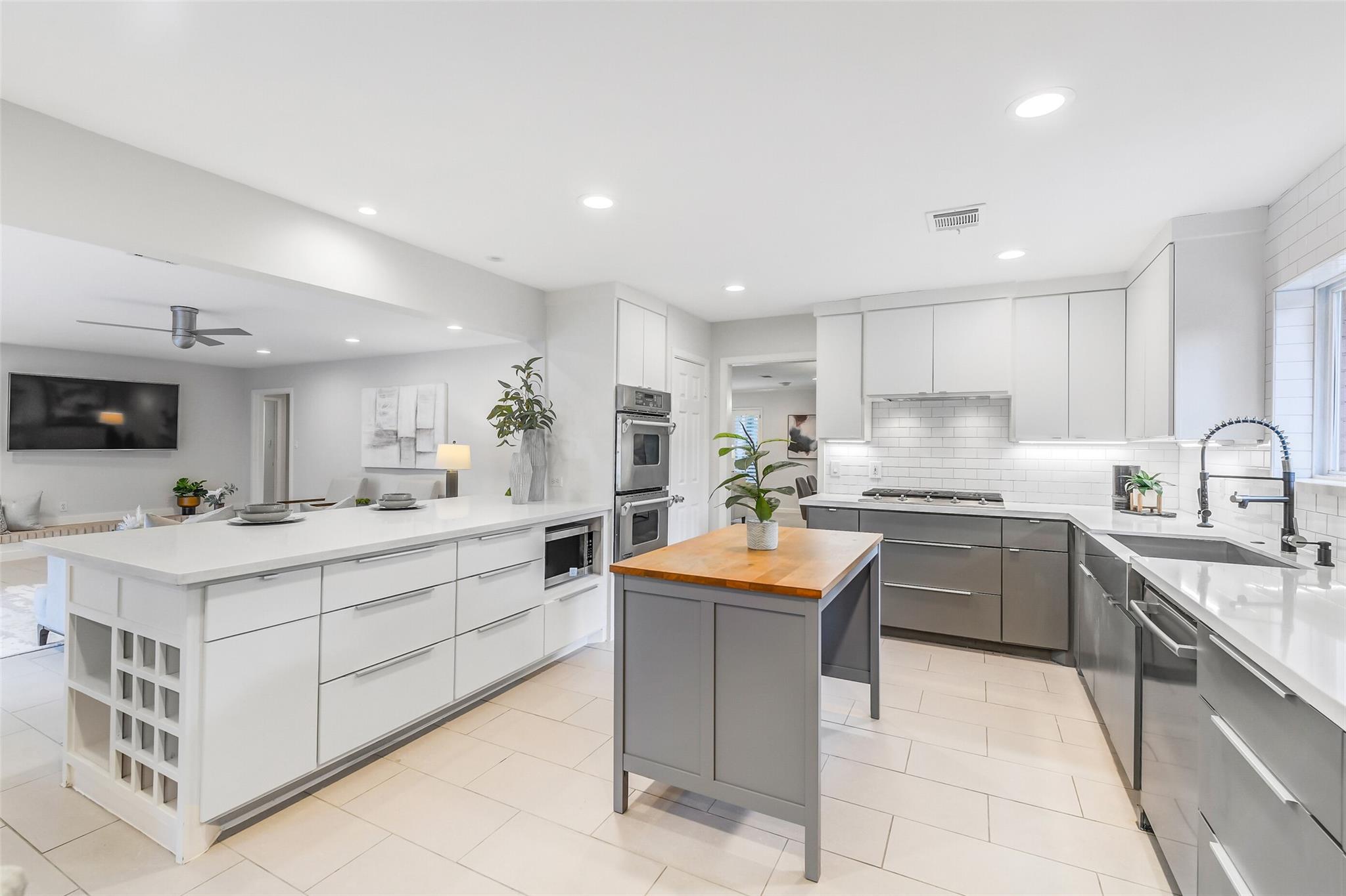 12326 Old Oaks Drive