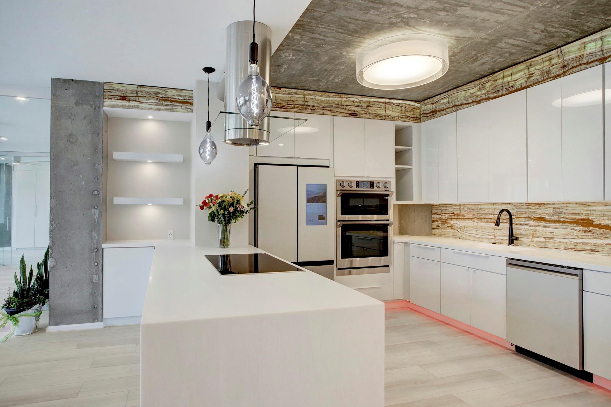 14 Greenway Plaza # 15L