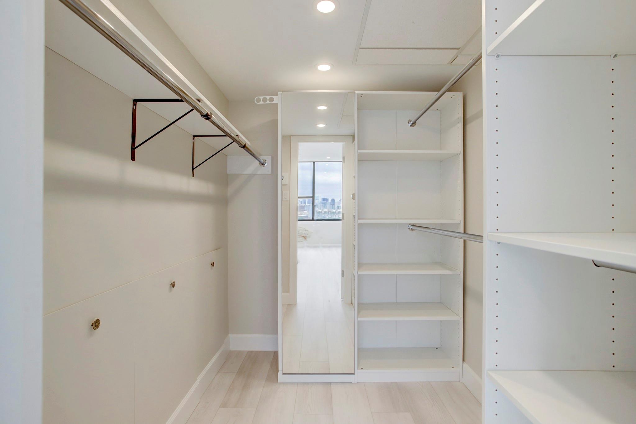 14 Greenway Plaza # 15L