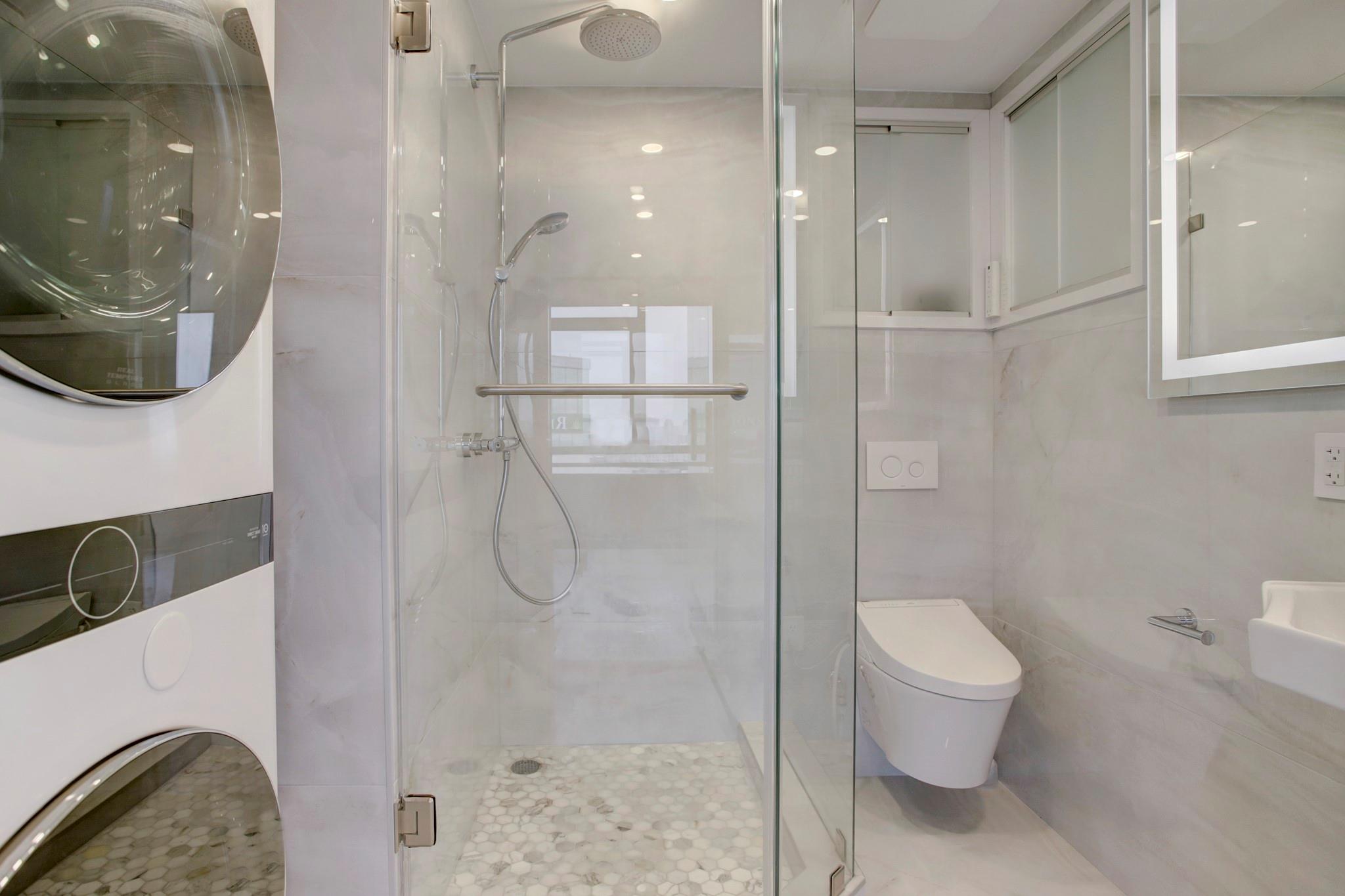 14 Greenway Plaza # 15L