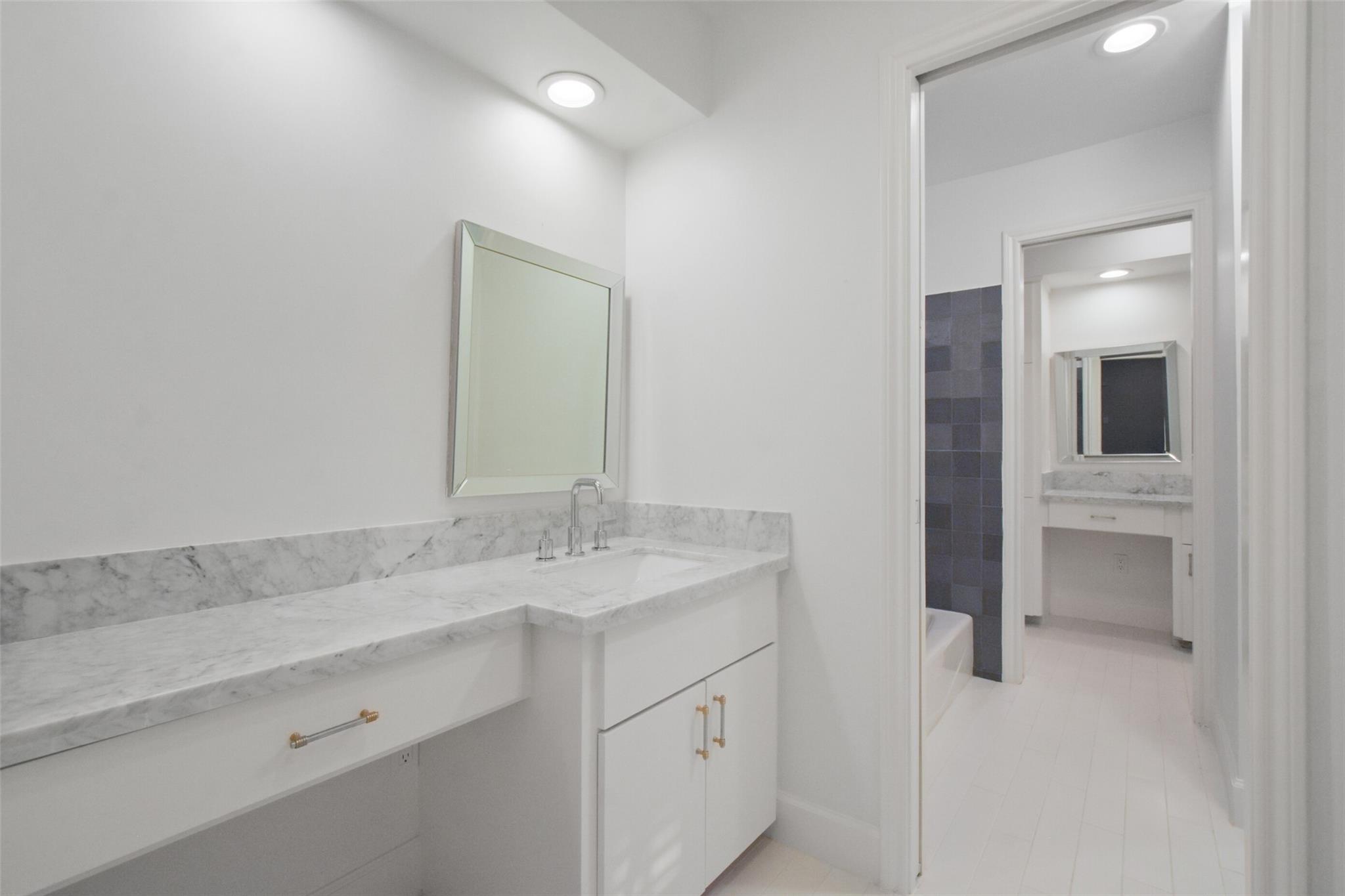 5110 Contour Place