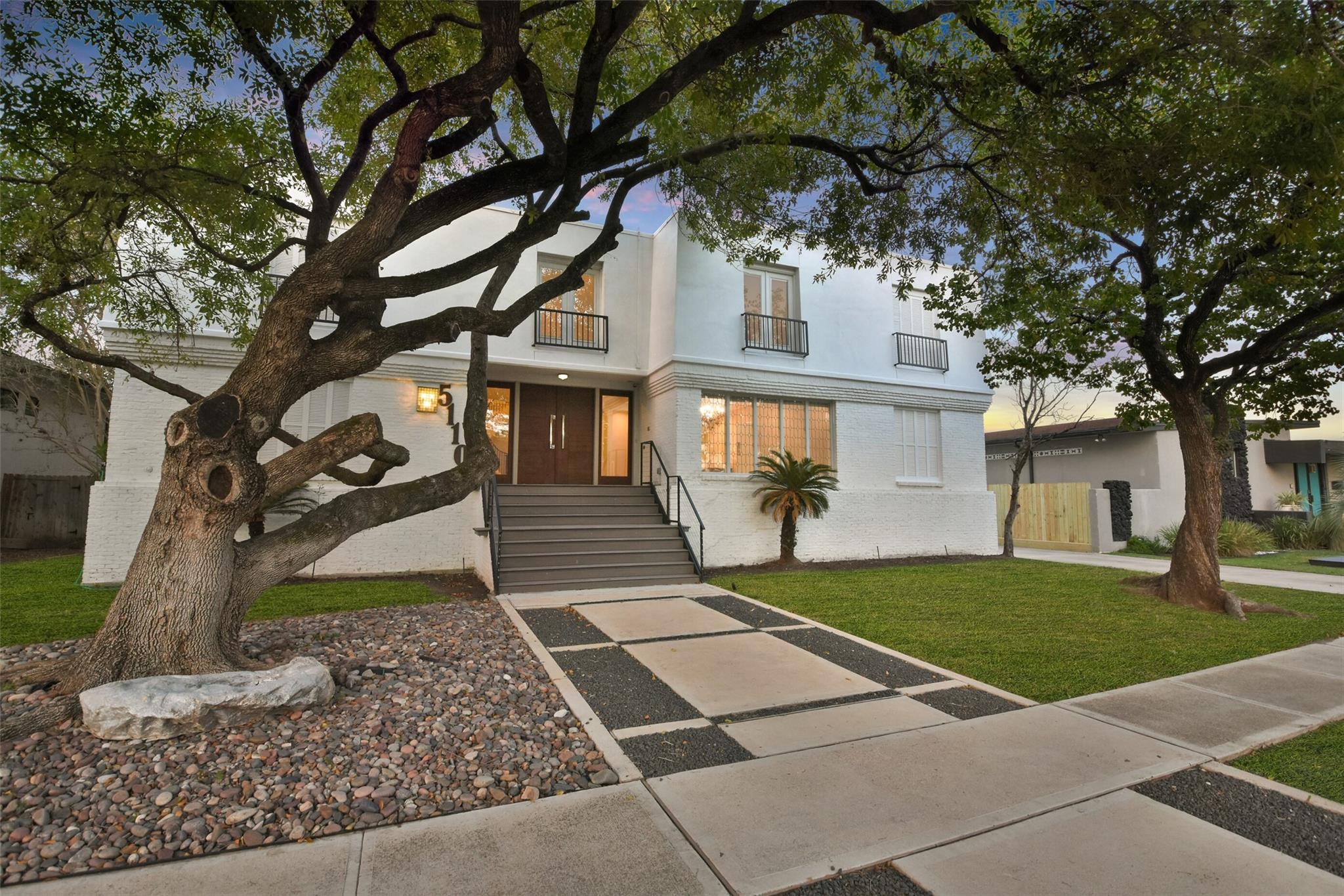 5110 Contour Place