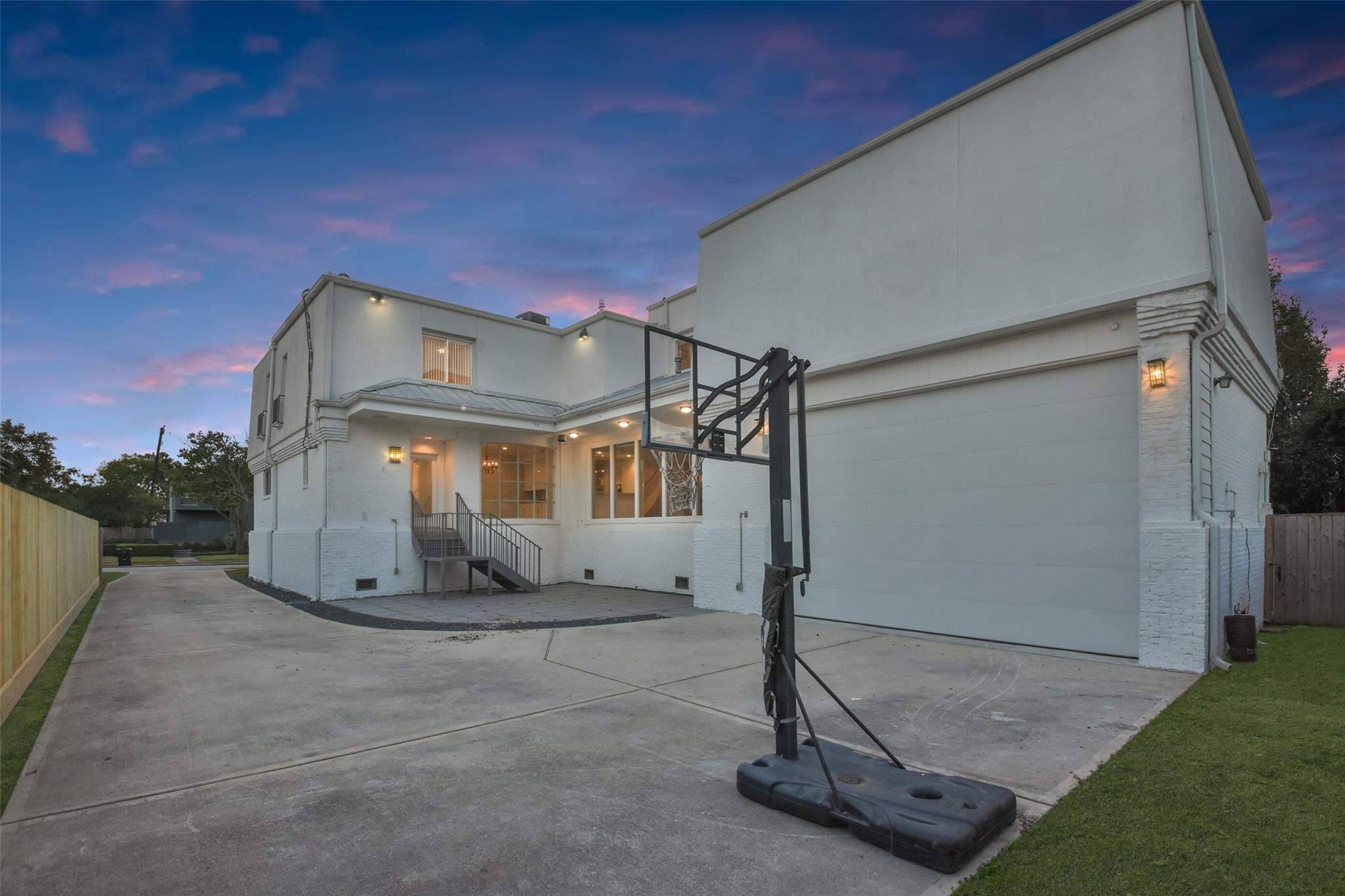 5110 Contour Place