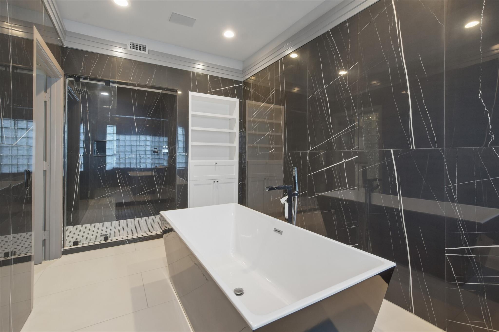 5110 Contour Place