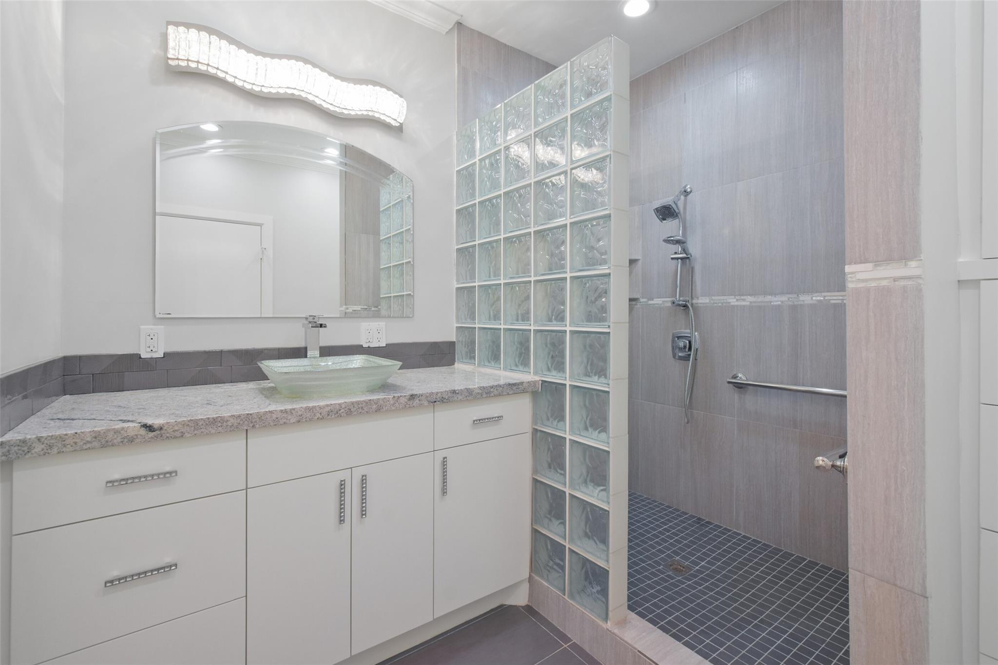 5110 Contour Place
