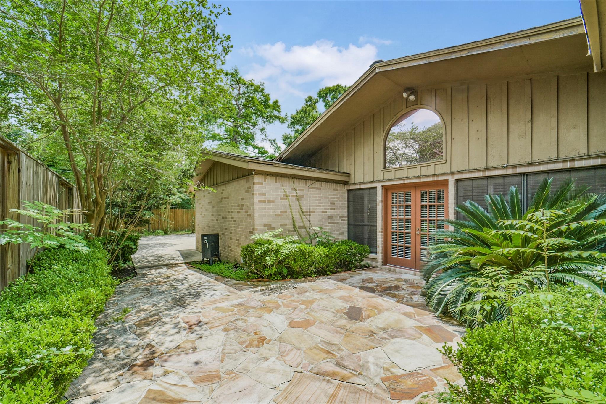 5147 Beechnut Street