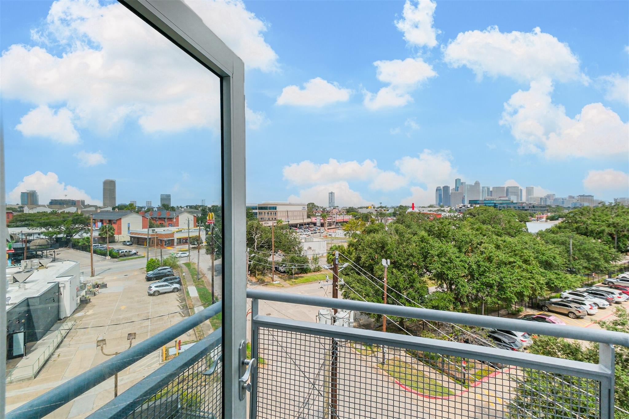 3311 Yupon Street # 410
