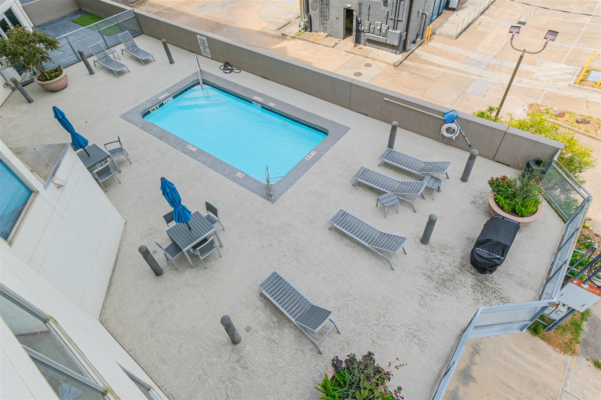 3311 Yupon Street # 410