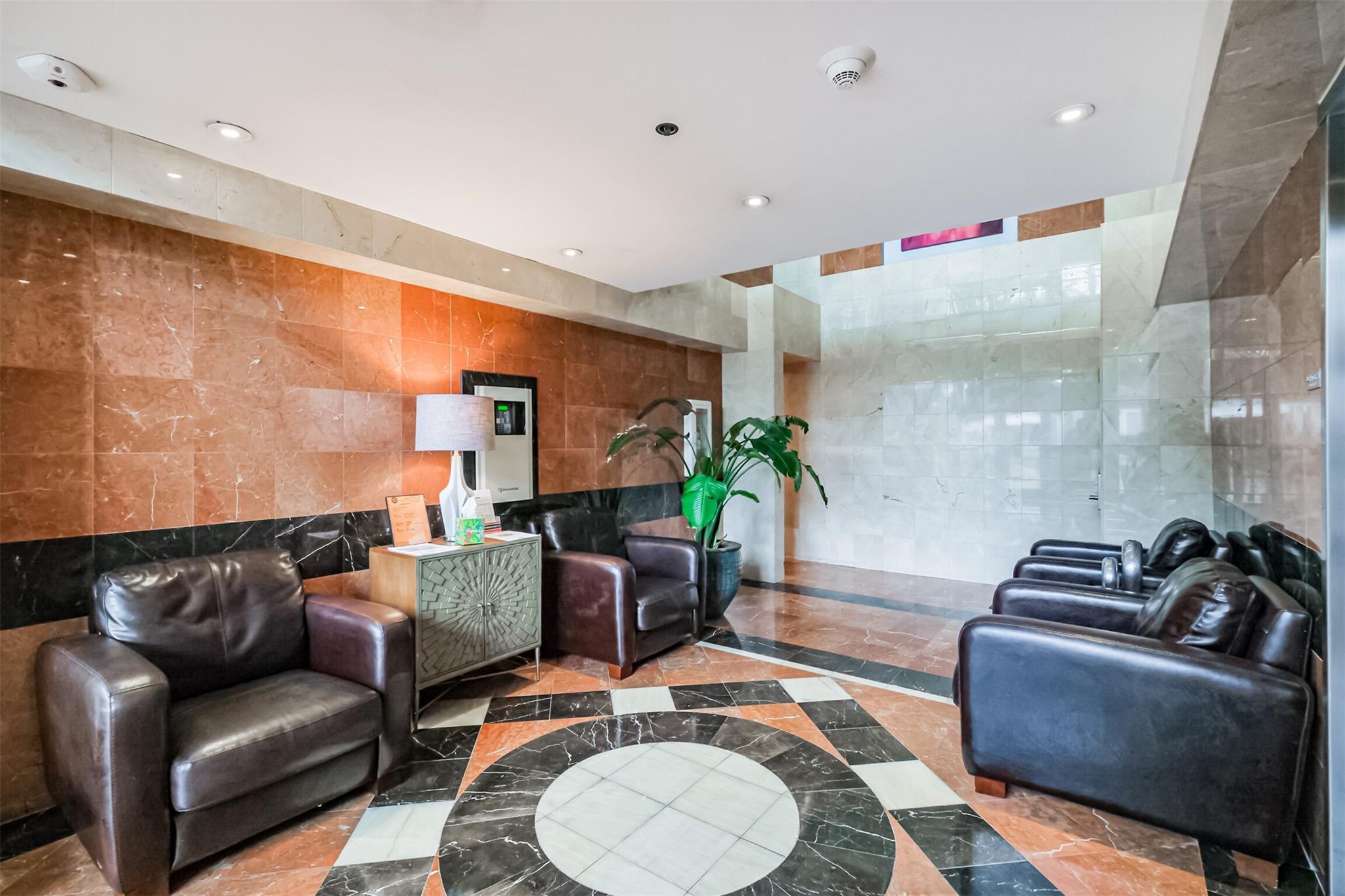 3311 Yupon Street # 410