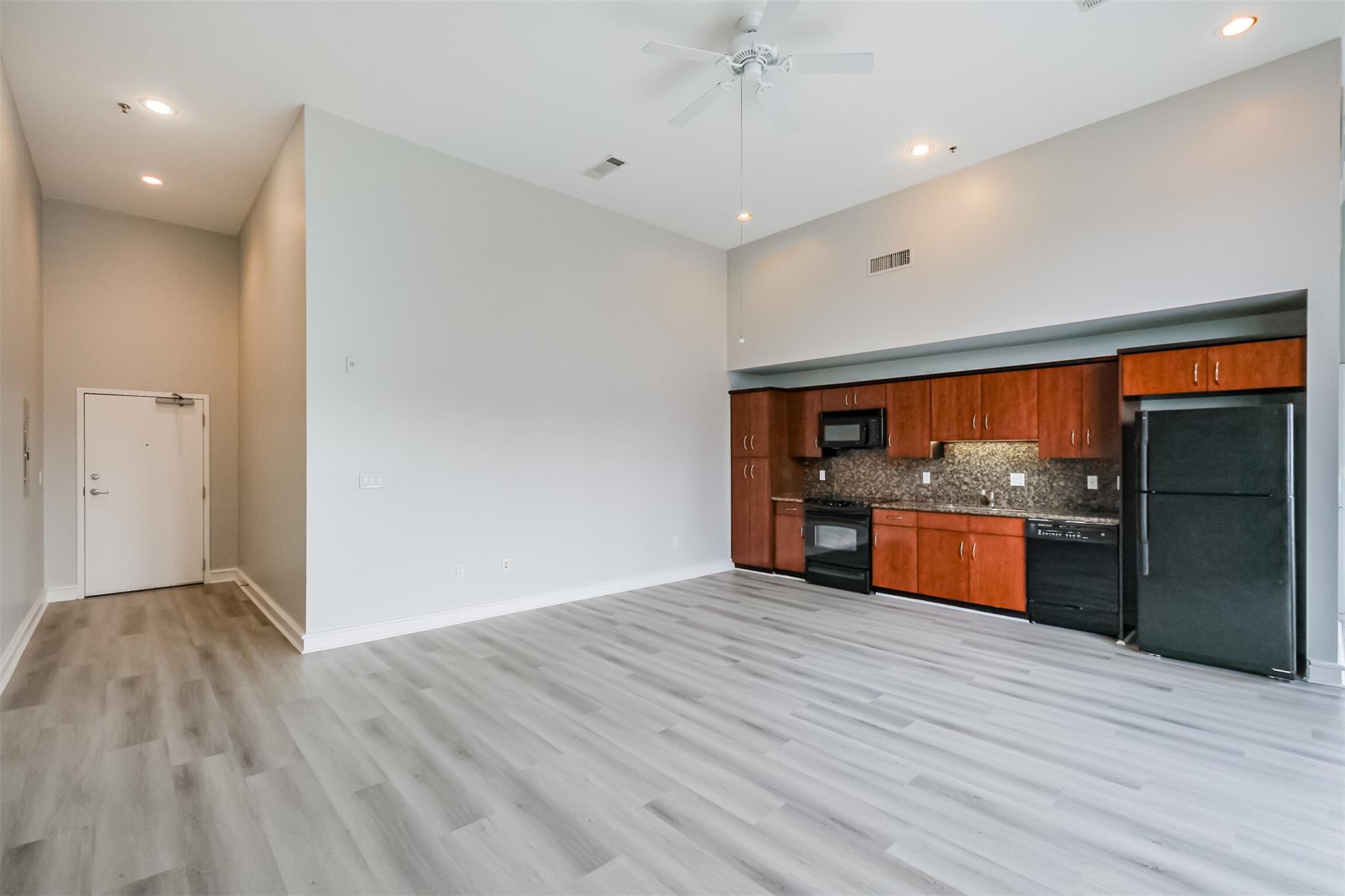 3311 Yupon Street # 410