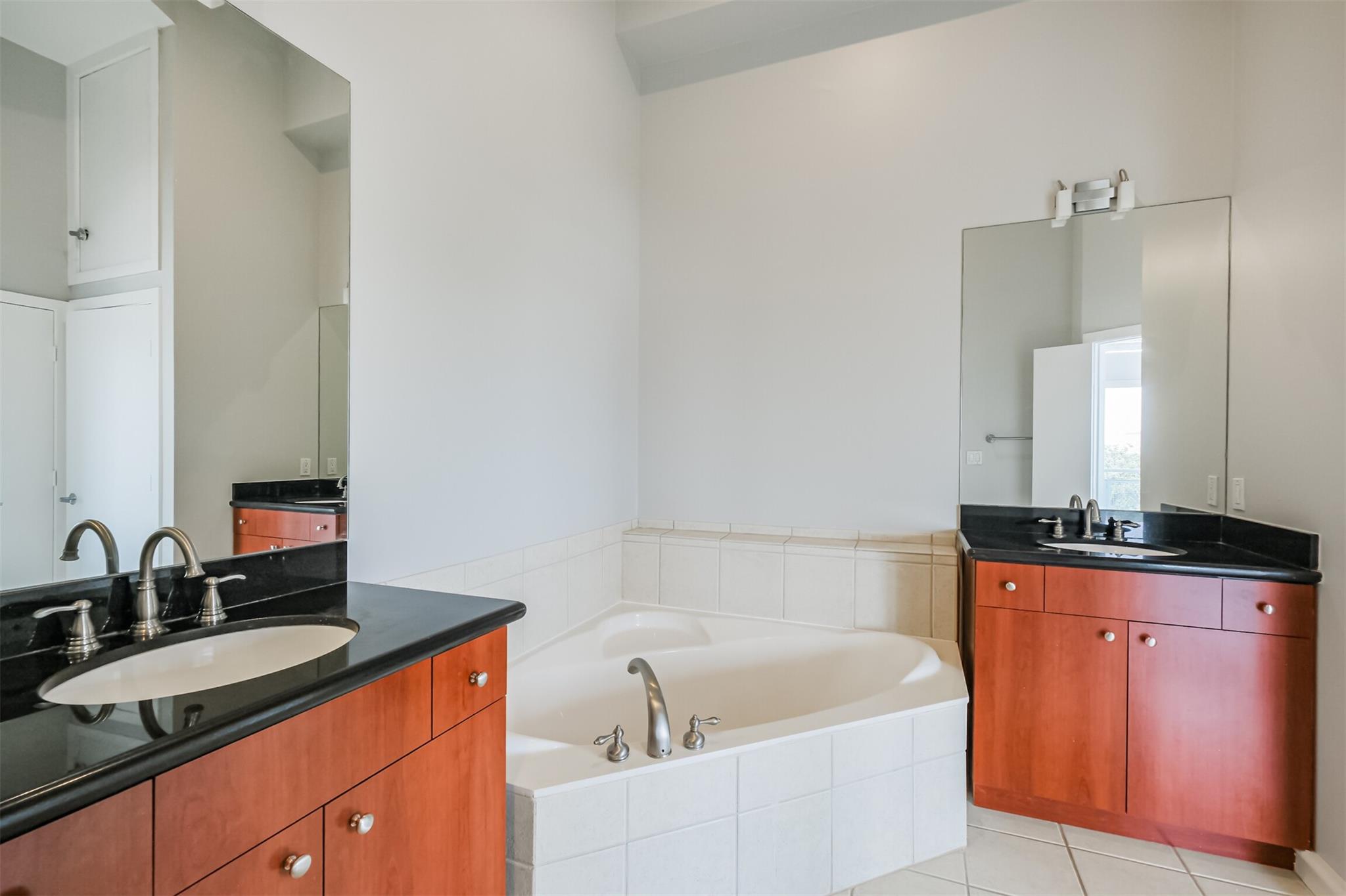 3311 Yupon Street # 410