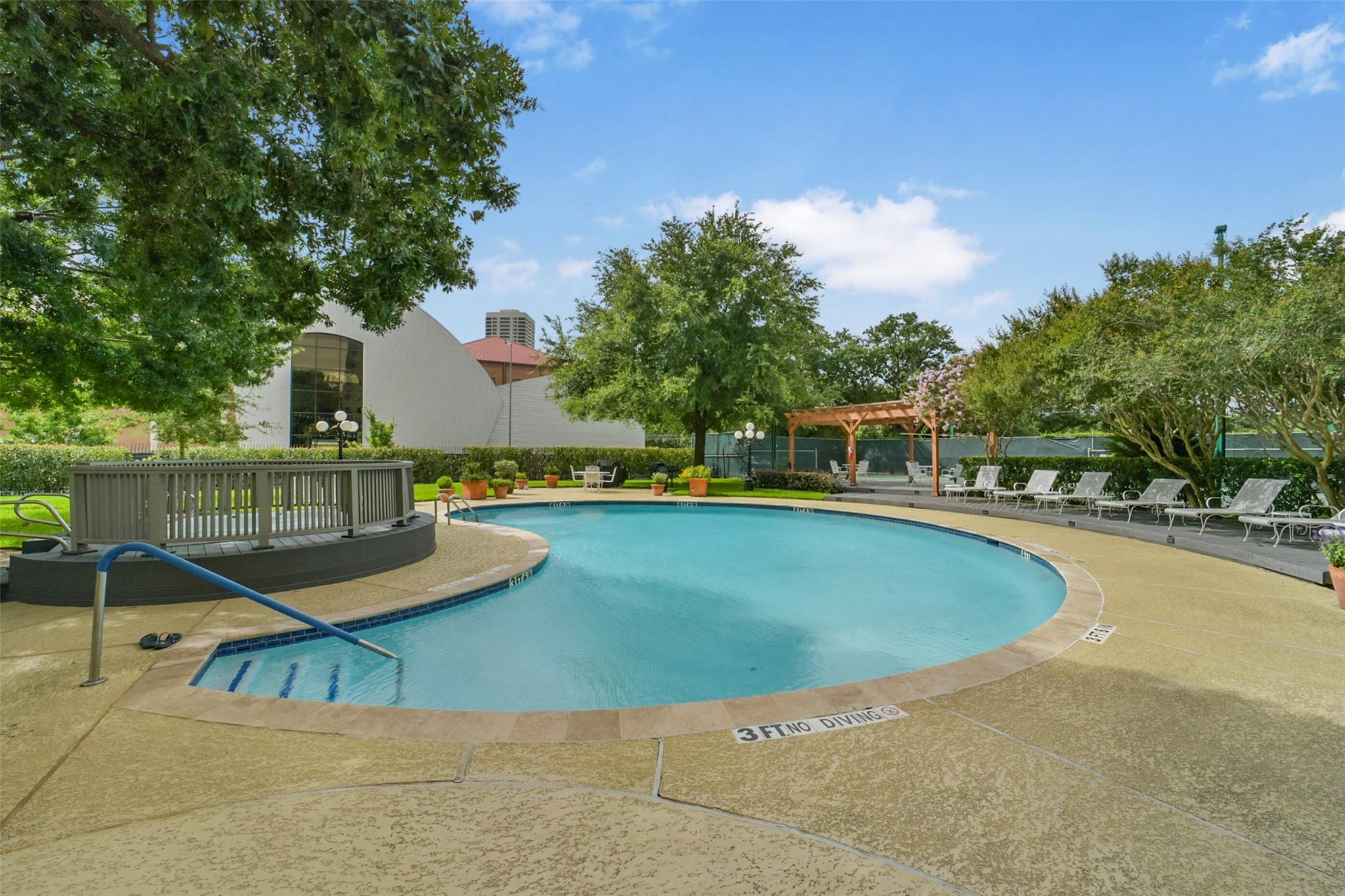 1400 Hermann Drive # 11A