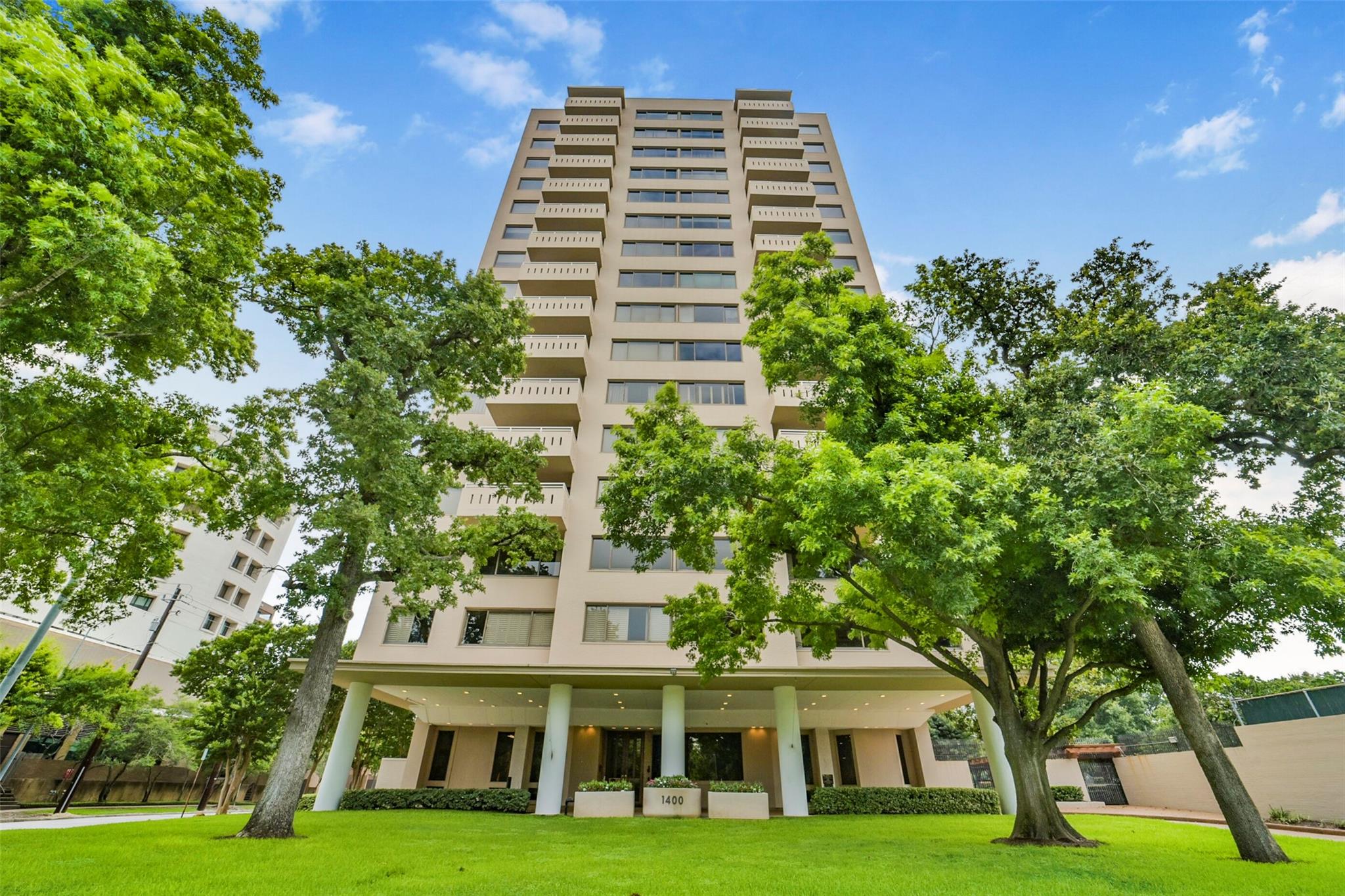 1400 Hermann Drive # 11A