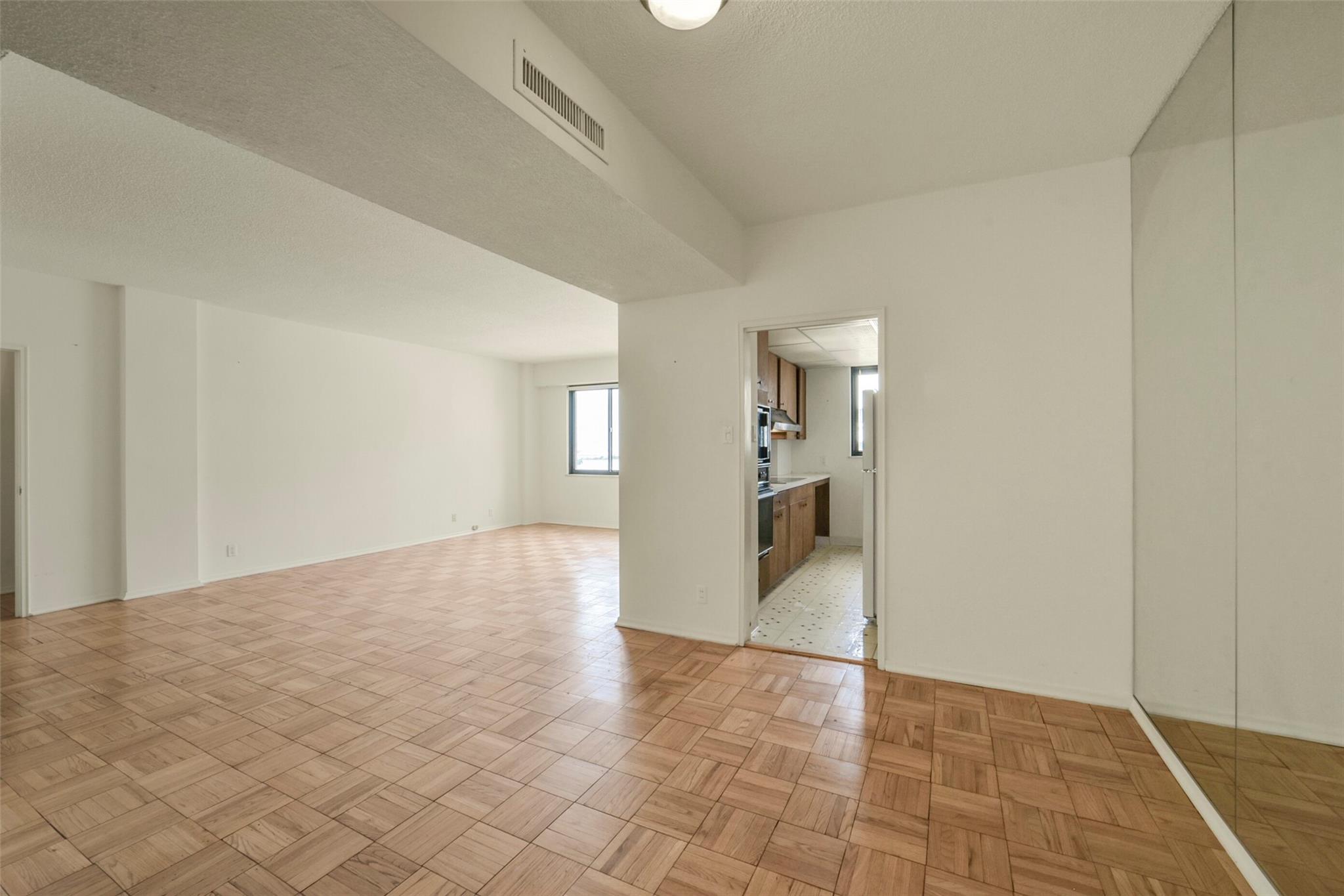1400 Hermann Drive # 11A