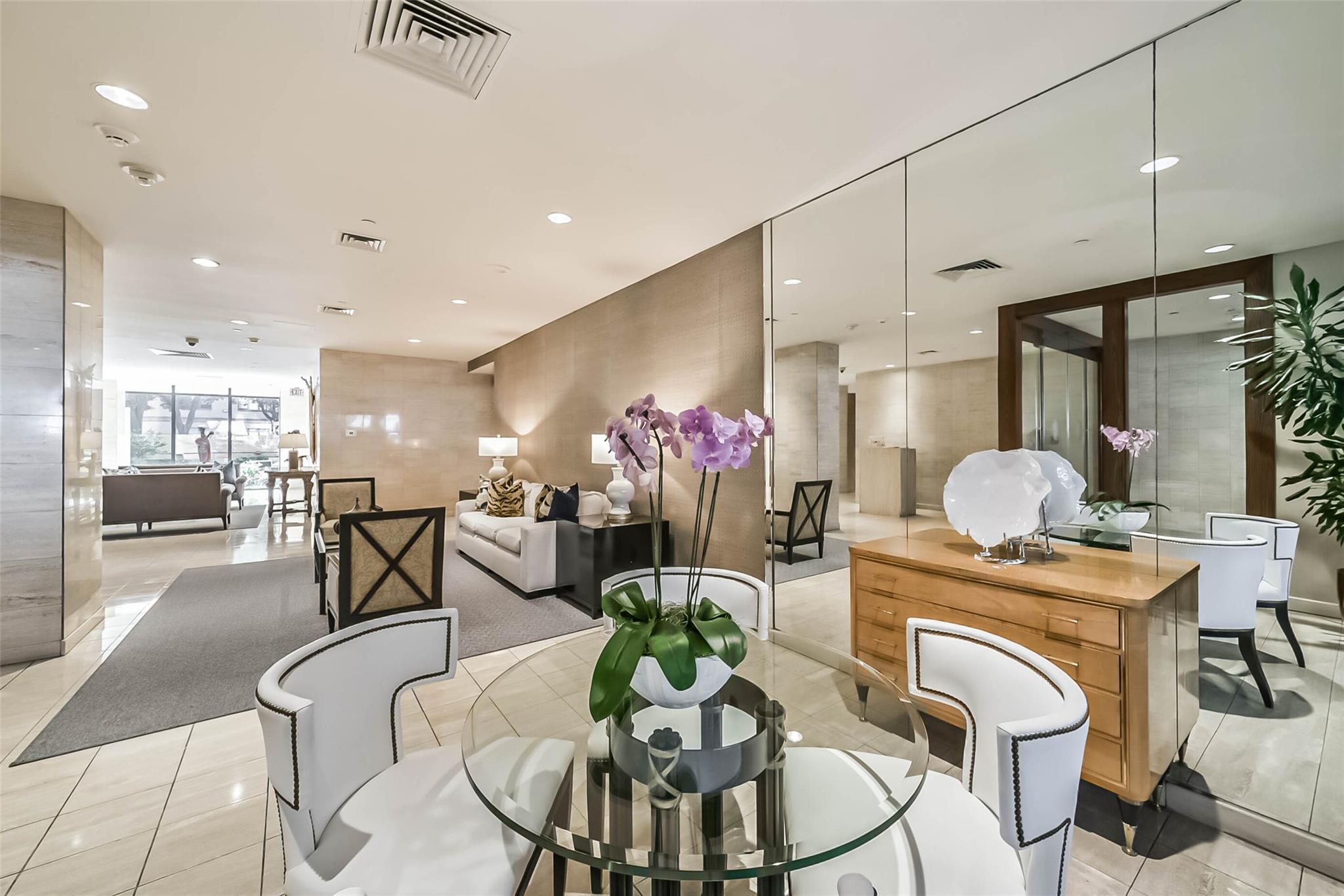 14 Greenway Plaza # 15N