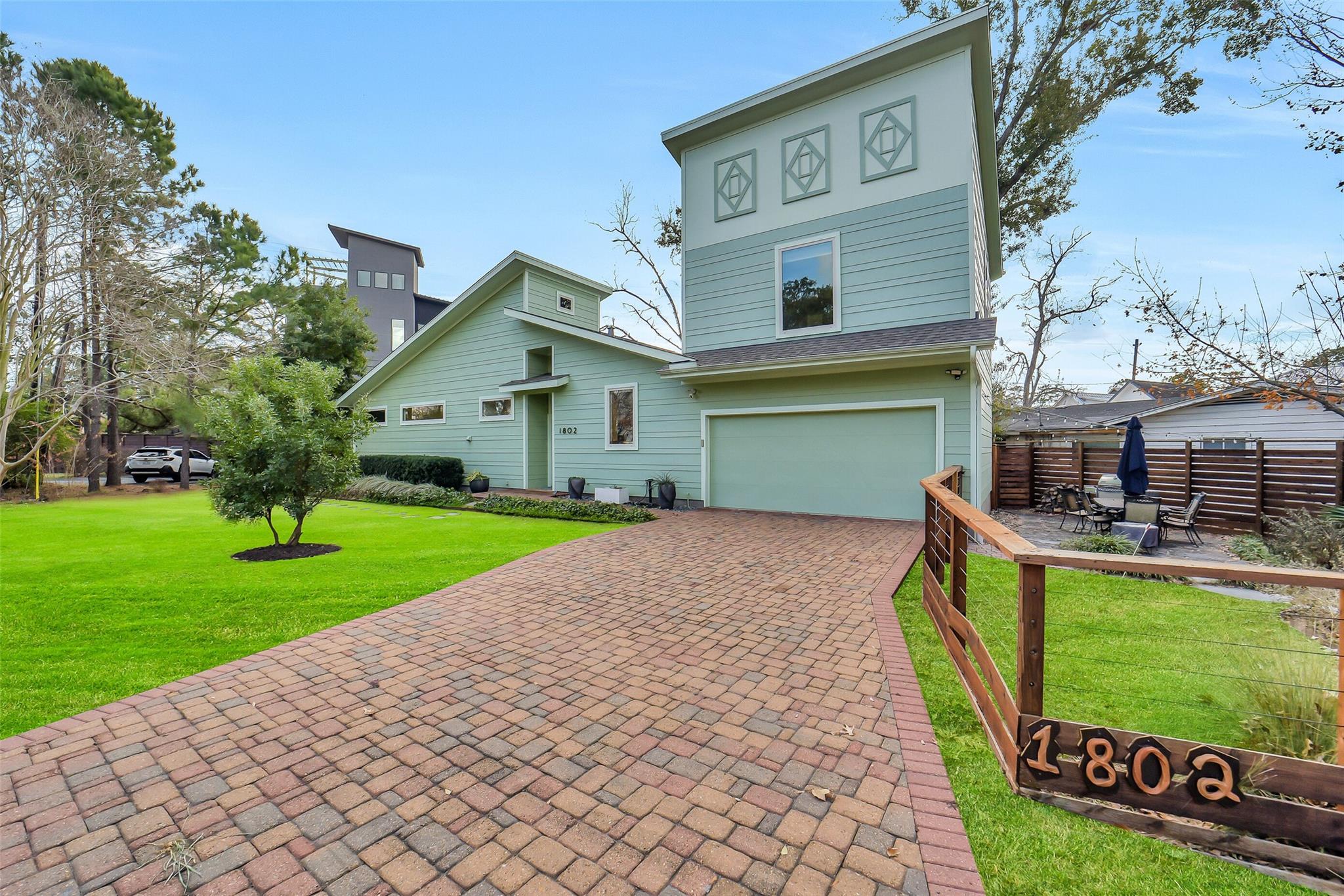 1802 W 14th 1/2 Street