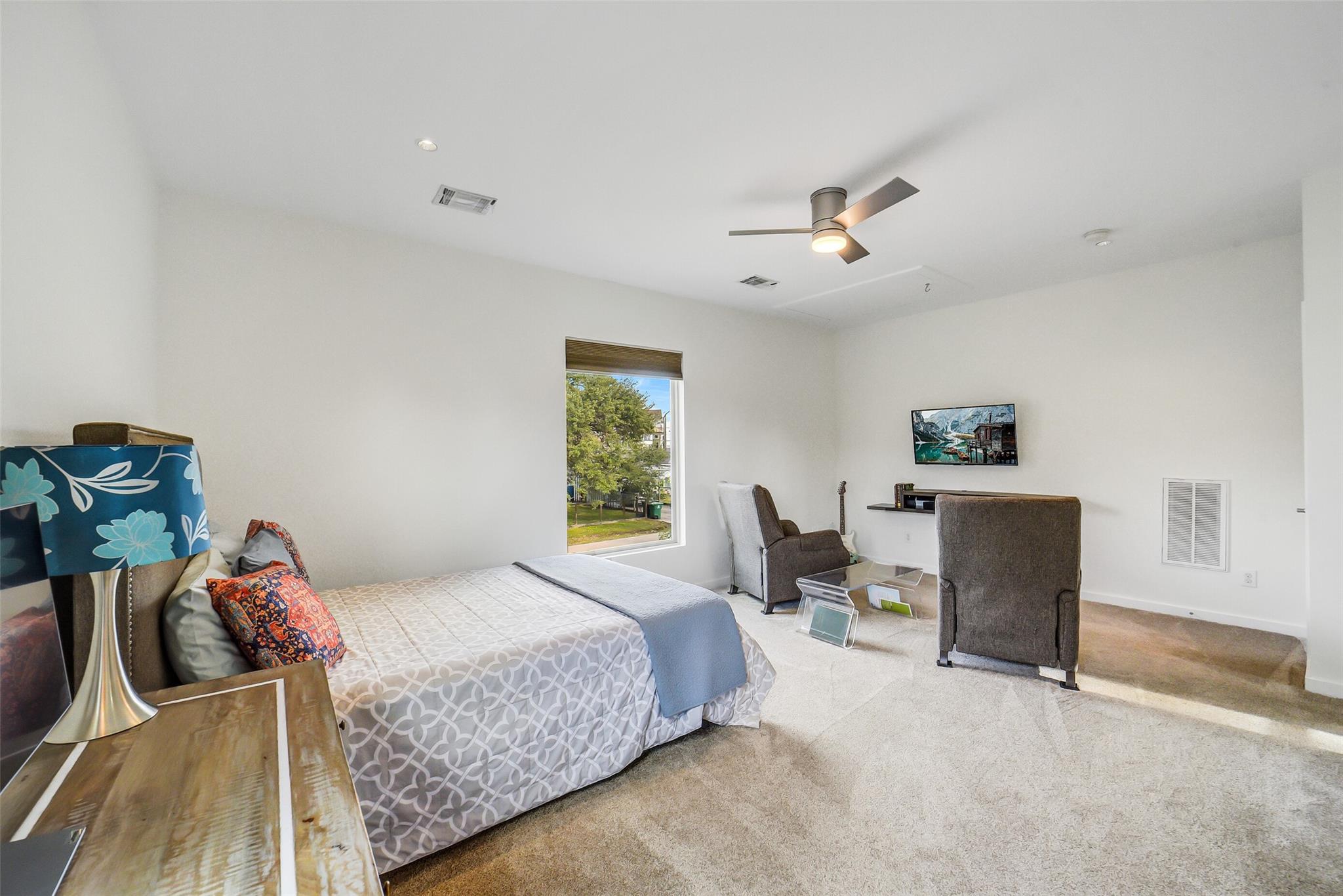 1802 W 14th 1/2 Street