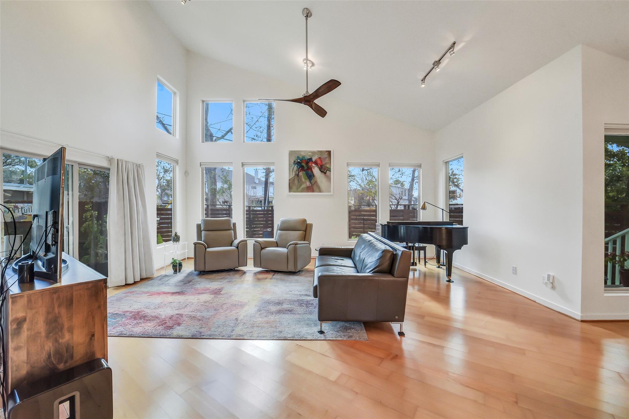 1802 W 14th 1/2 Street