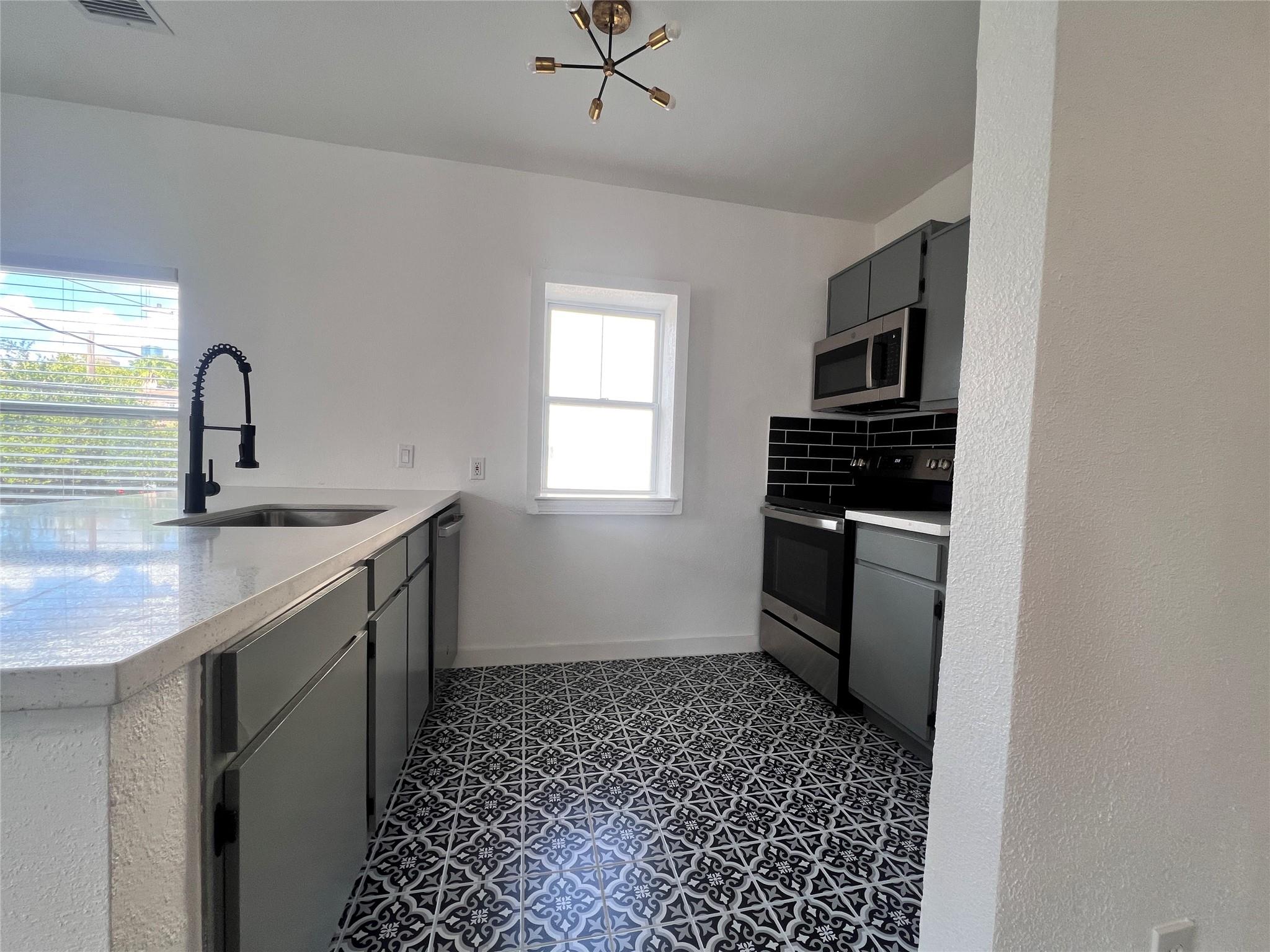 415 Fairview Avenue # 6