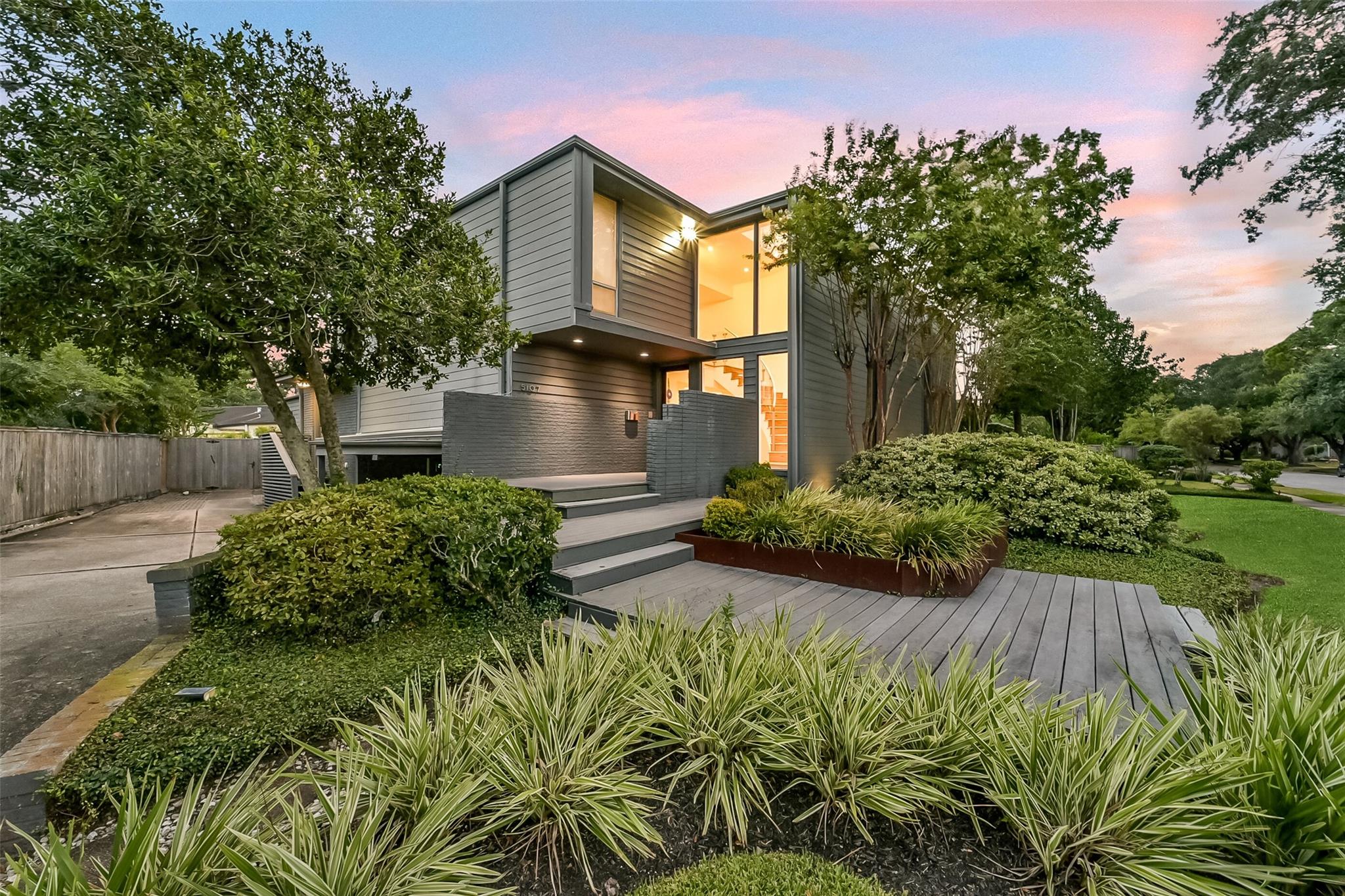 5107 Contour Place