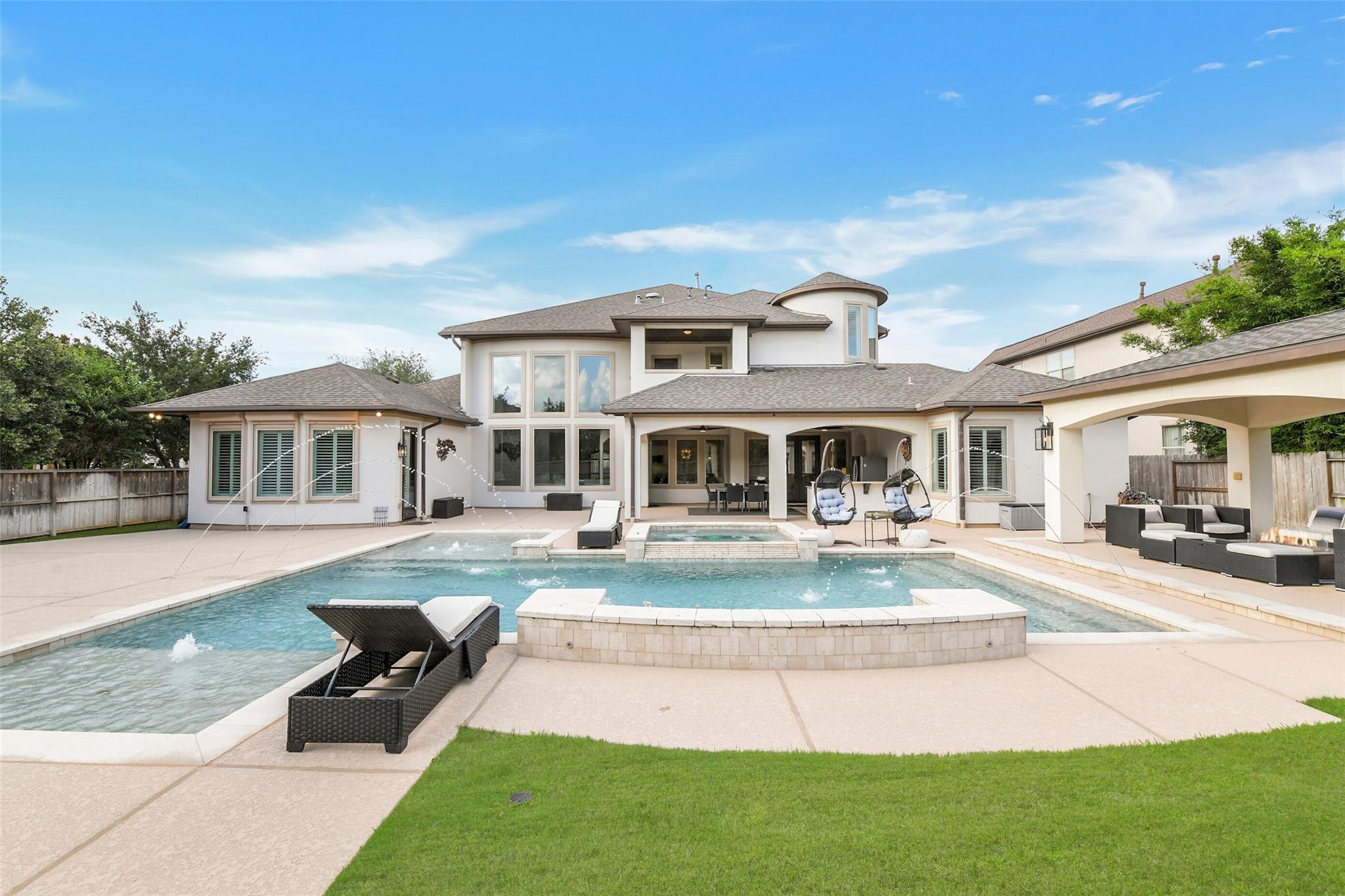 27711 Stonehurst Lane