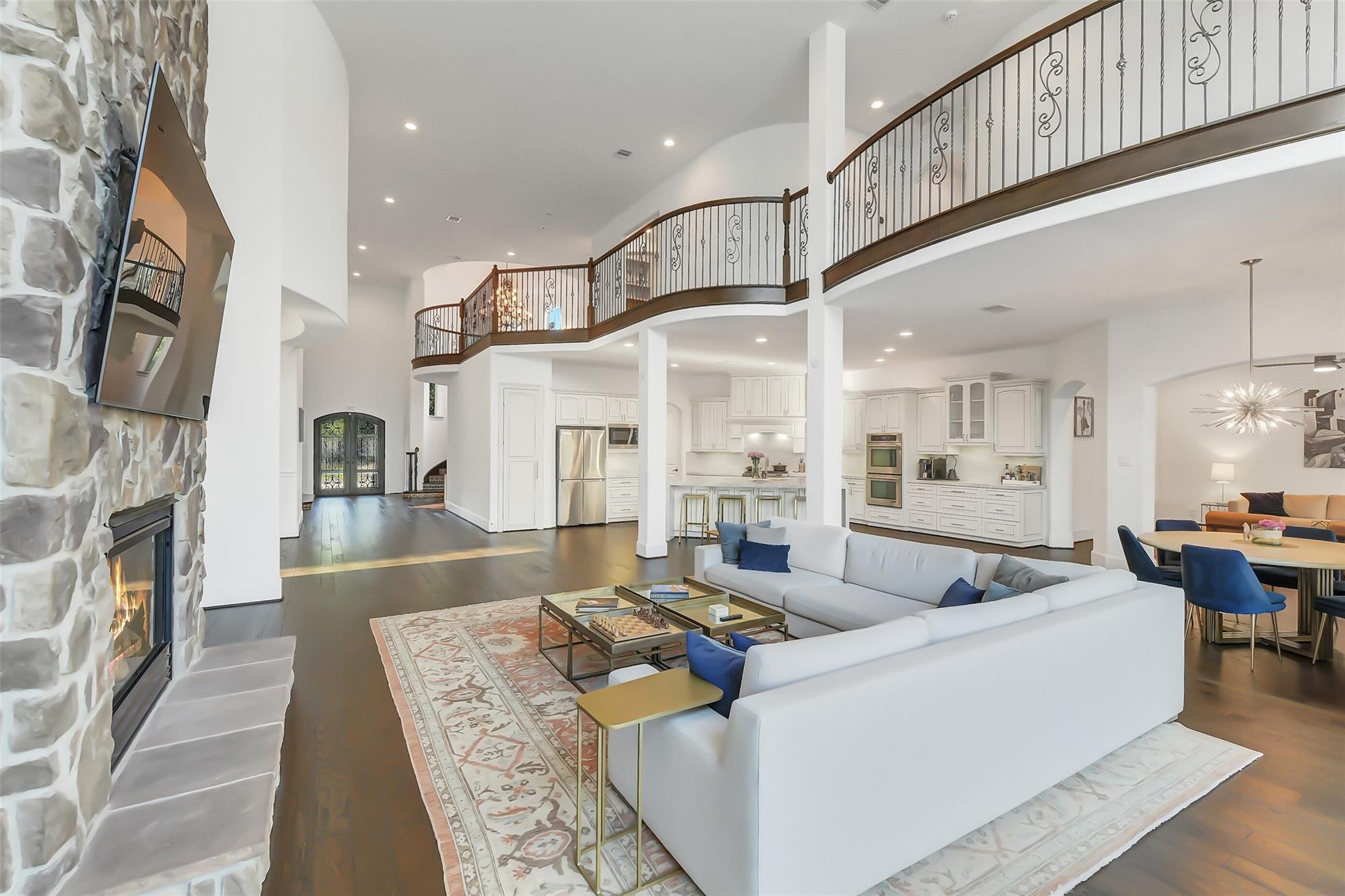 27711 Stonehurst Lane