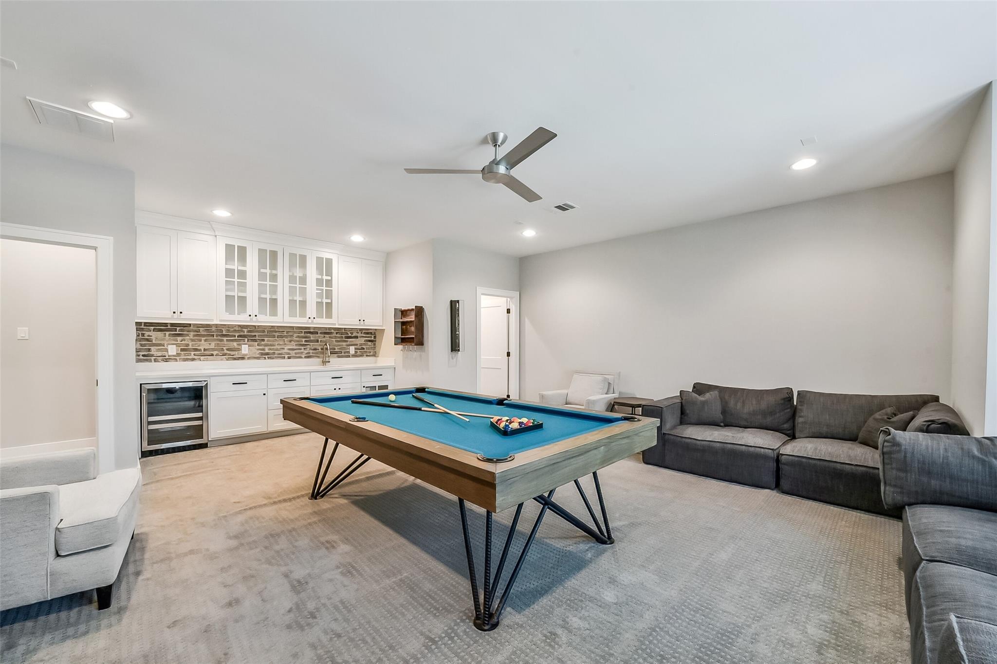 1216 Chantilly Lane