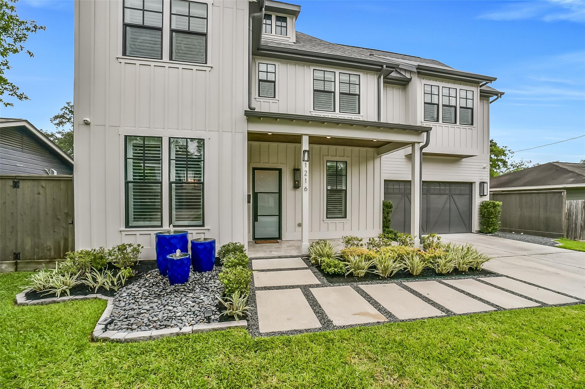 1216 Chantilly Lane